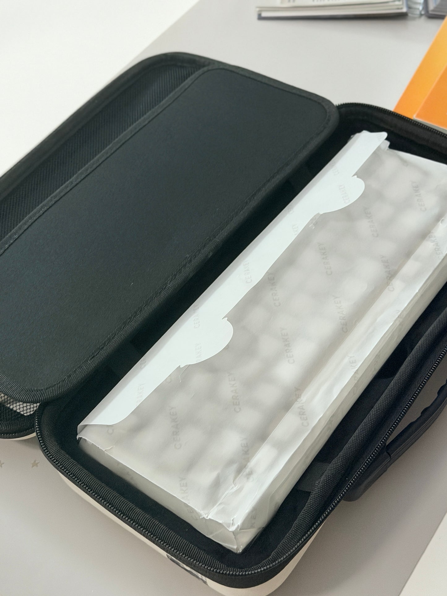 ONLY 1 Instock Full Prebuilt Peak 60 Ceramic Keyboard Case Kit White Crazed➕ Cerakey x Ellipsis Ceramic Wrist Rest ➕ Y3 Switches ➕ A & B SET-ALPHA PLUS-Matte V3 Greige With legends