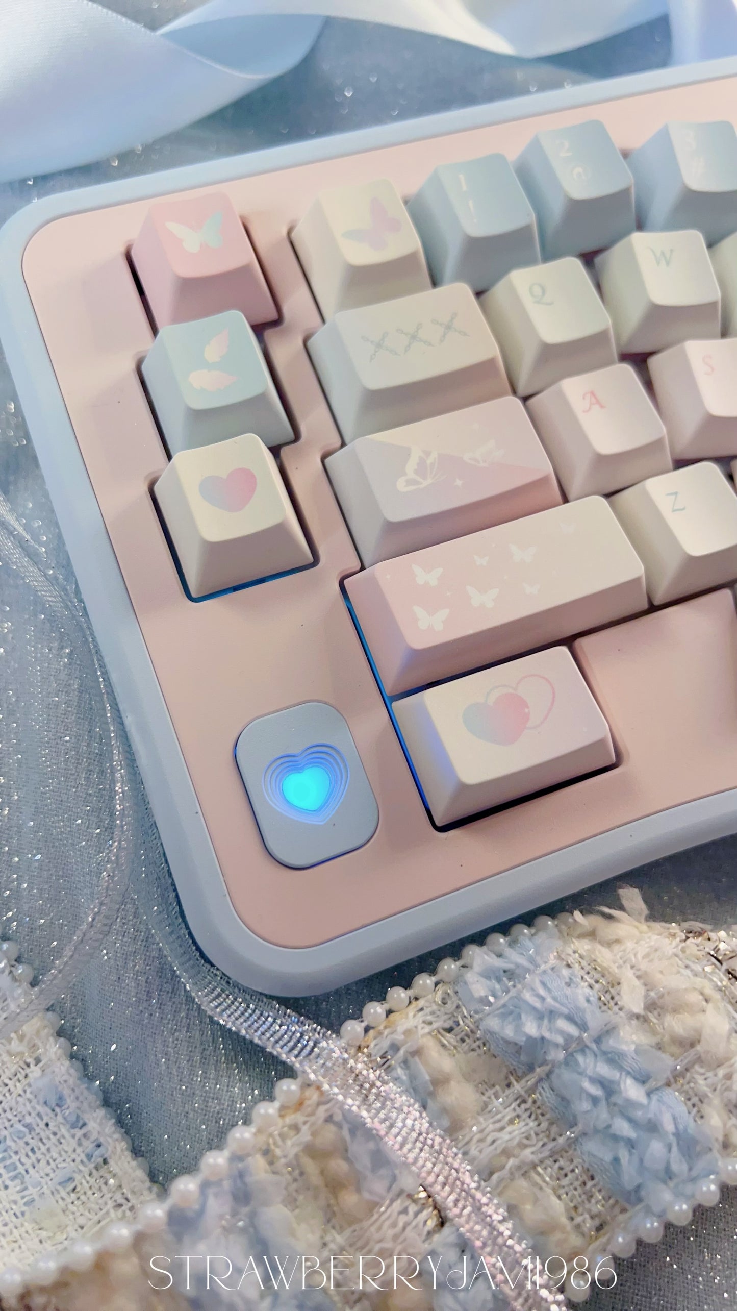 109 Cocoon and Butterfly Pastel Pink and Blue Keycap Cherry Profile