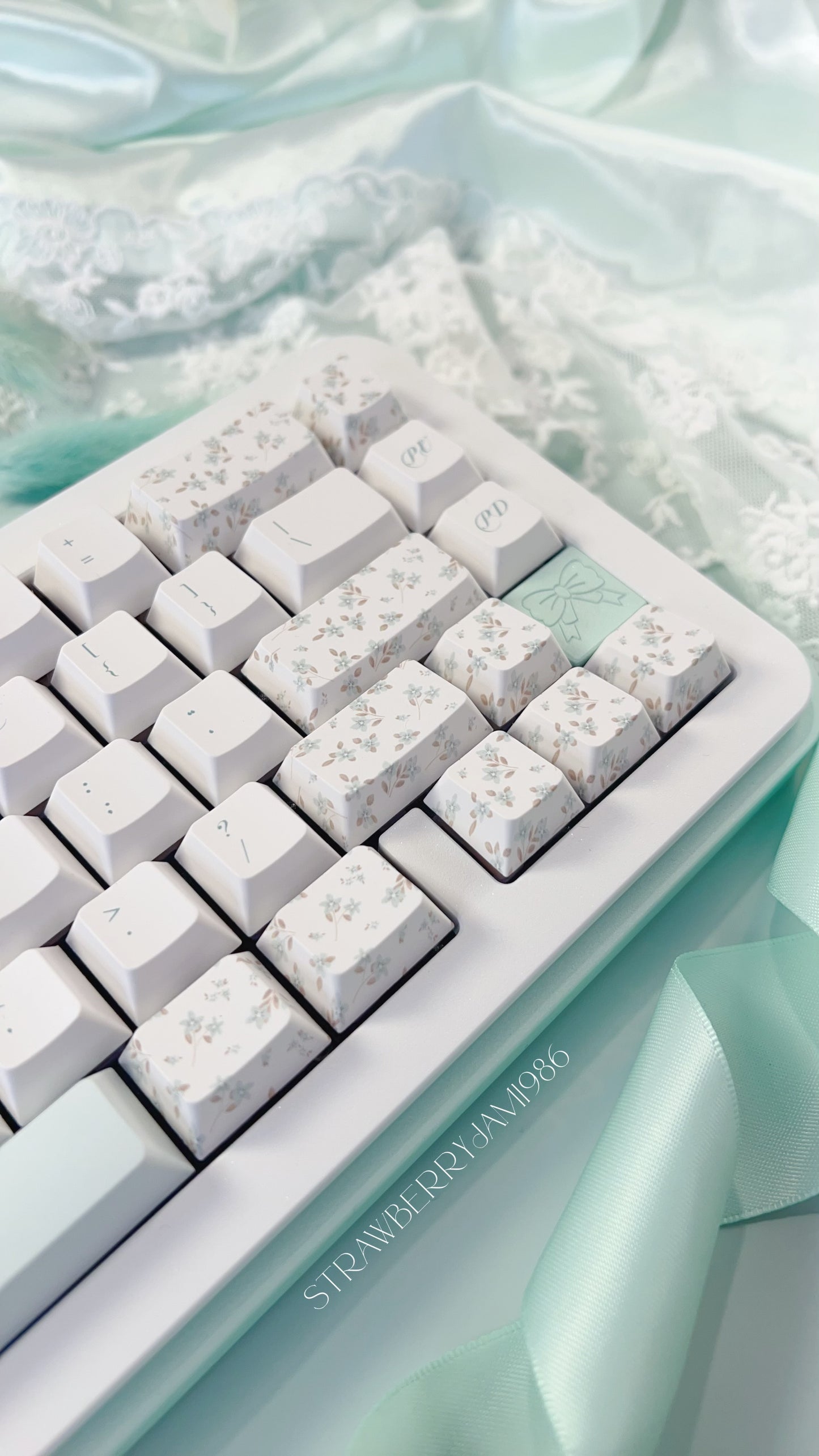 【Only 1 In-stock】 Prebuilt Bow65 Mint Green Floral Aluminum Customized Mechanical Keyboard