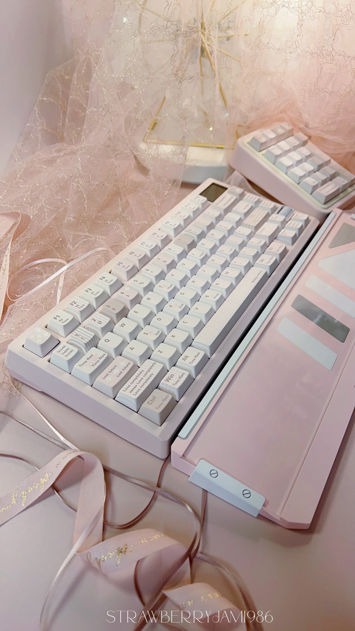 【Only 1 In-stock】Prebuilt ZOOM75 TIGA strawberry icecream pastel Pink tri_mode Aluminum Customized Mechanical Keyboard set （not including number pad）