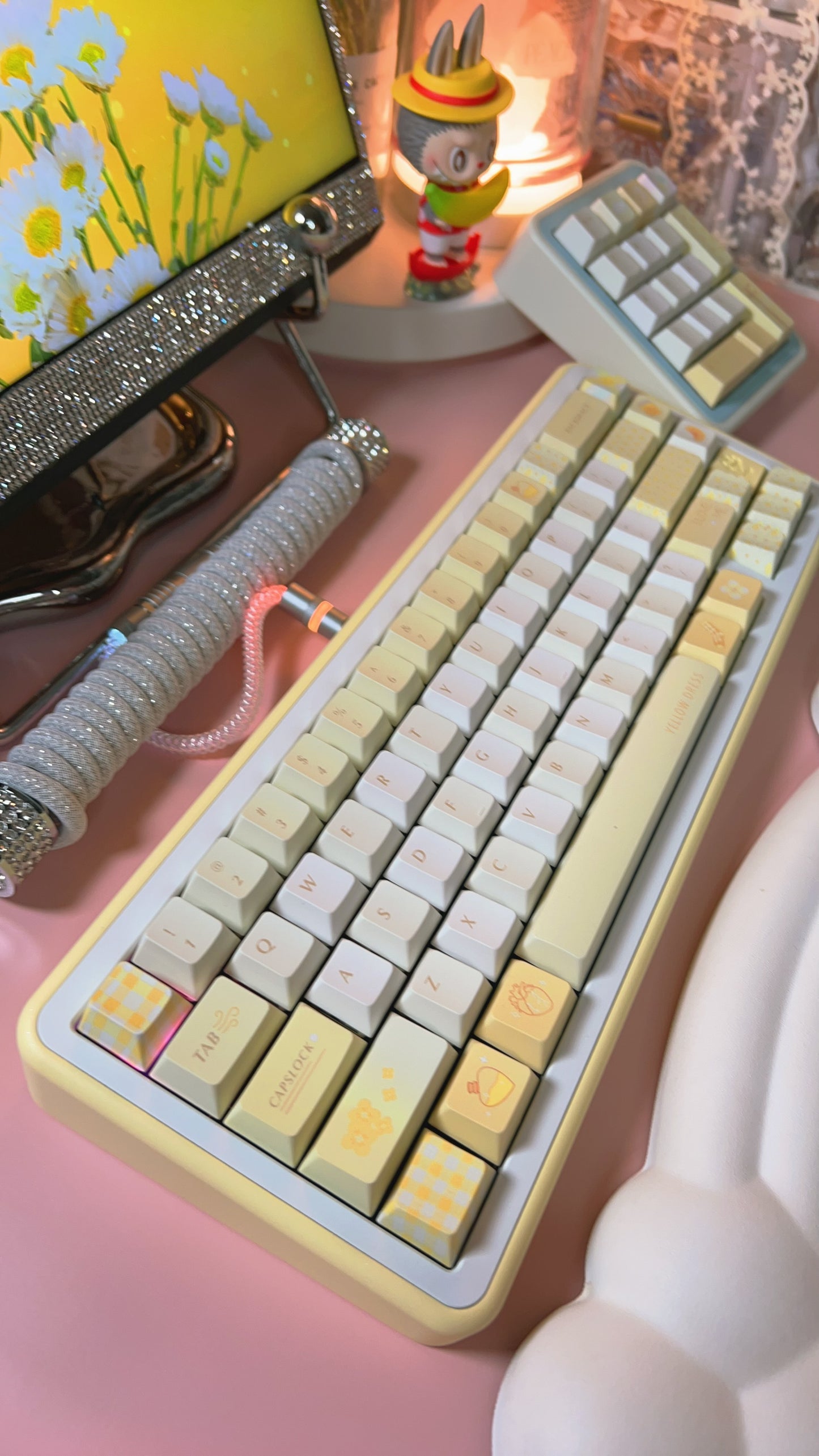 Prebuild Pastel Yellow Rose65 Aluminum Customized Mechanical Keyboard