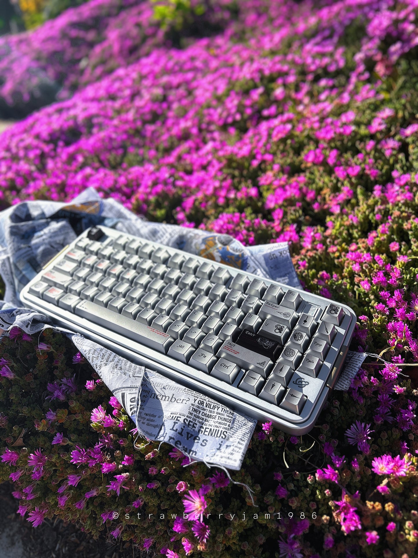 PREORDER Prebuilt Aluminum Customized Mechanical Keyboard Bread75 Silver Keyboard Set