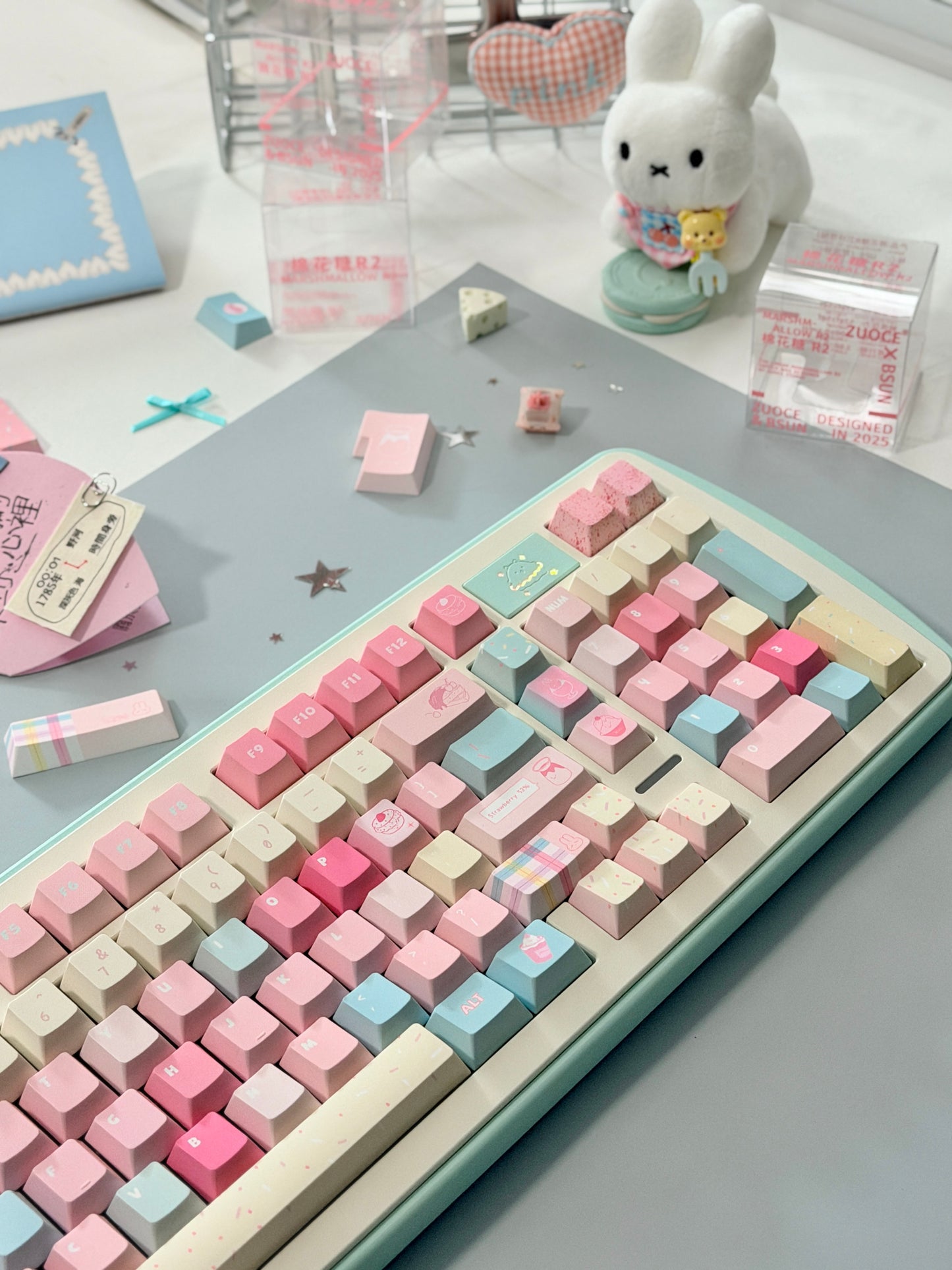 0300 Y2K Sugar Mountain Keycap Set | Pastel Pink, Blue & Cream Retro Keycaps Cherry Profile