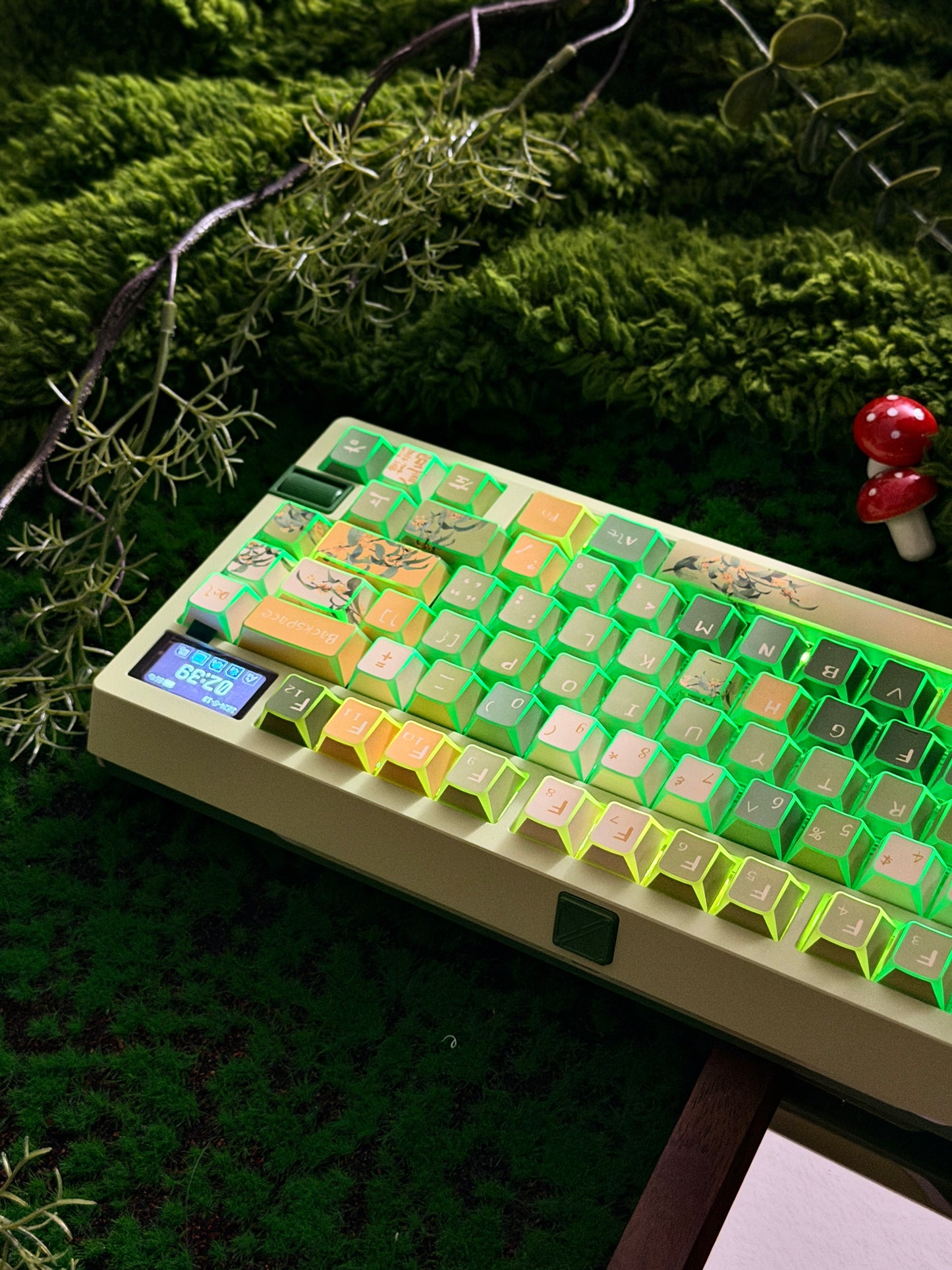 ONLY 1 Prebuilt Aluminum Customized Mechanical Keyboard Zoom75 TIGA Milky Green Tri-Mode Wireless Backlit ➕ URE Keycaps