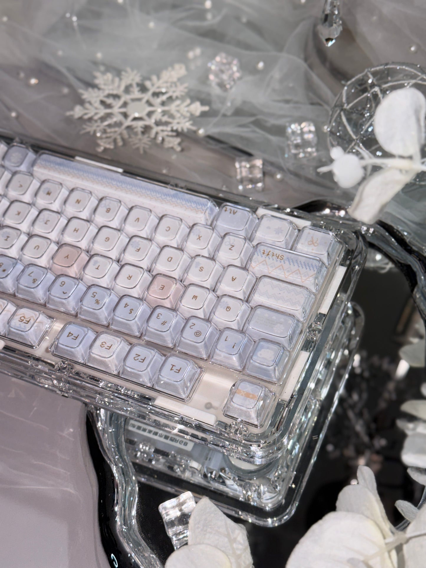 Unboxing Clearance FirstBlood B81 Transparent Mechanical Keyboard ➕ Winter Letter Keycaps（including B81 original clear Keycaps）