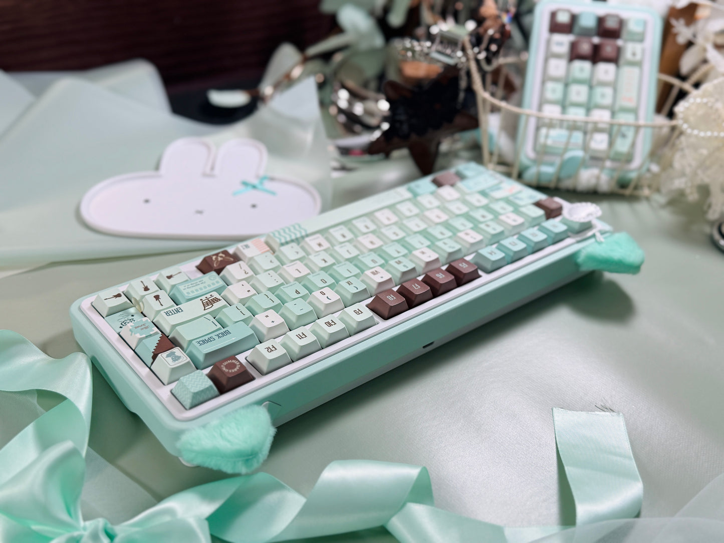 Preorder Prebuilt Aluminum Wireless Custom Mechanical Keyboard Loveletter75 Mint White ➕ Number Pad