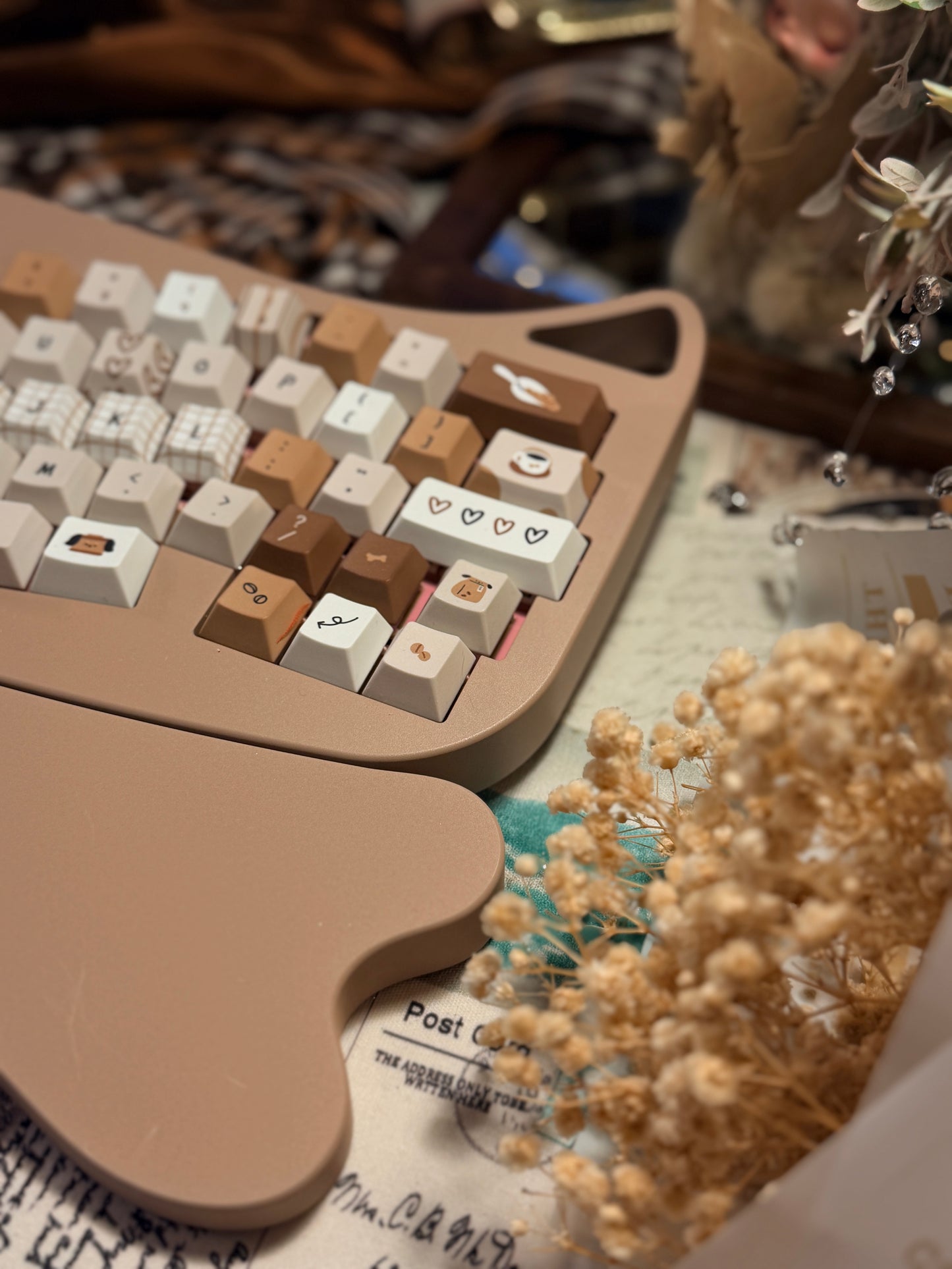 ONLY 1 Instock Prebuilt Aluminum Customized Mechanical Keyboard Corgi Alice Ergonomic Chocolate Set With Wristrest & Bread Pad