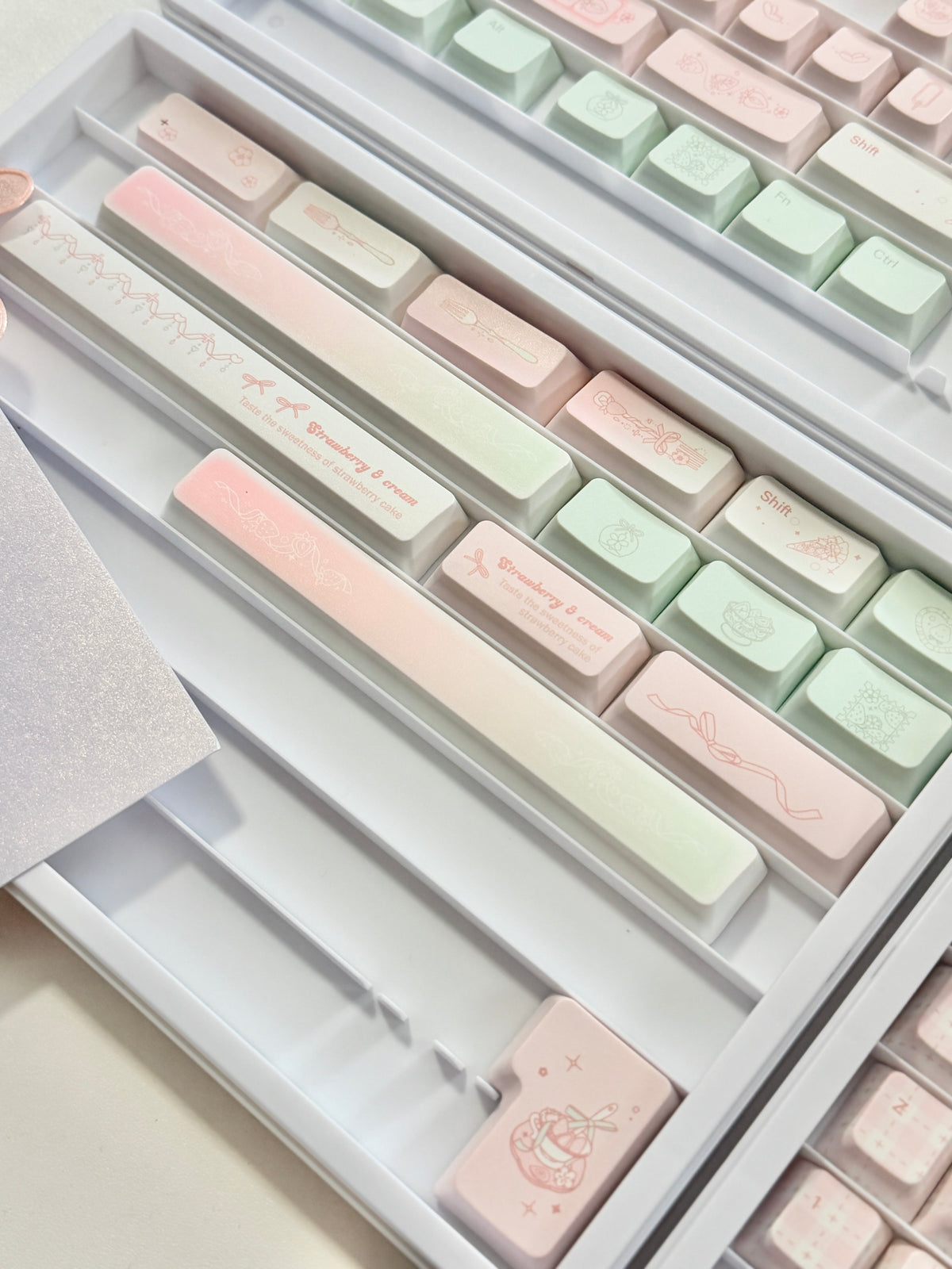 #0314 Bunny Berry Roll Pastel Strawberry Milk & Mint Green Keycap Set – Kawaii Pink Cream Cute Cartoon Mechanical Keyboard Keycaps