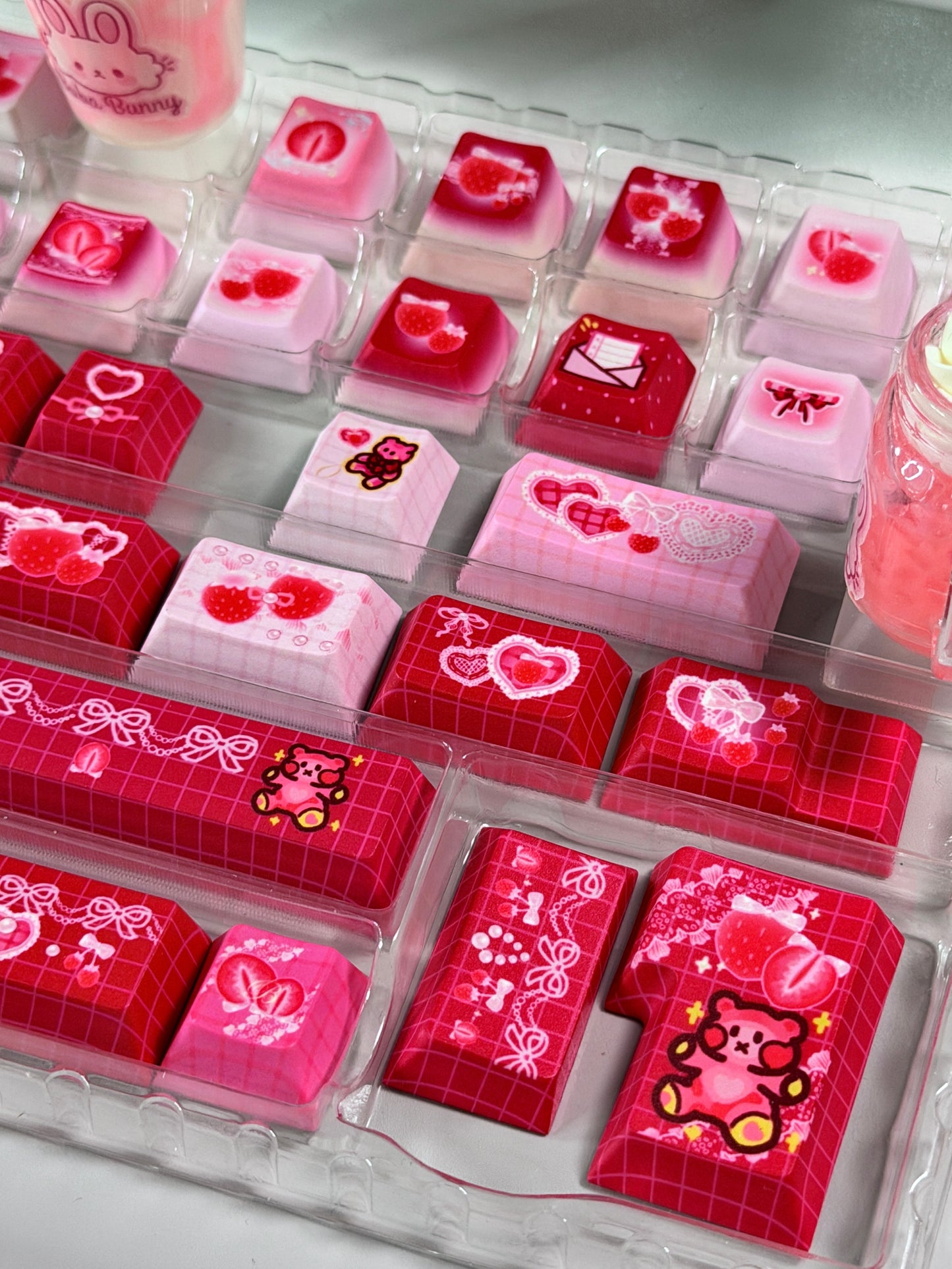 #0270 [Limited Edition] Cute Pink Strawberry Bear Keycap Cherry Profile （Not including keyboard）