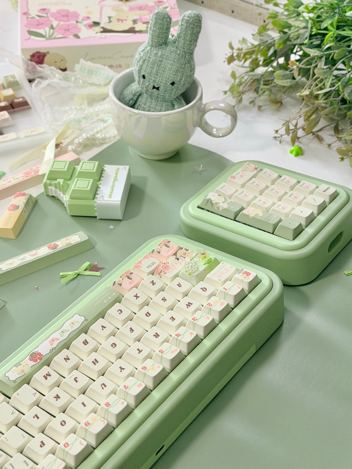 #0301 Matcha Dream Garden Keycap Set – Floral Cherry Profile Keycaps for Custom Mechanical Keyboards DESIGNED BYLYCHEE CAPS