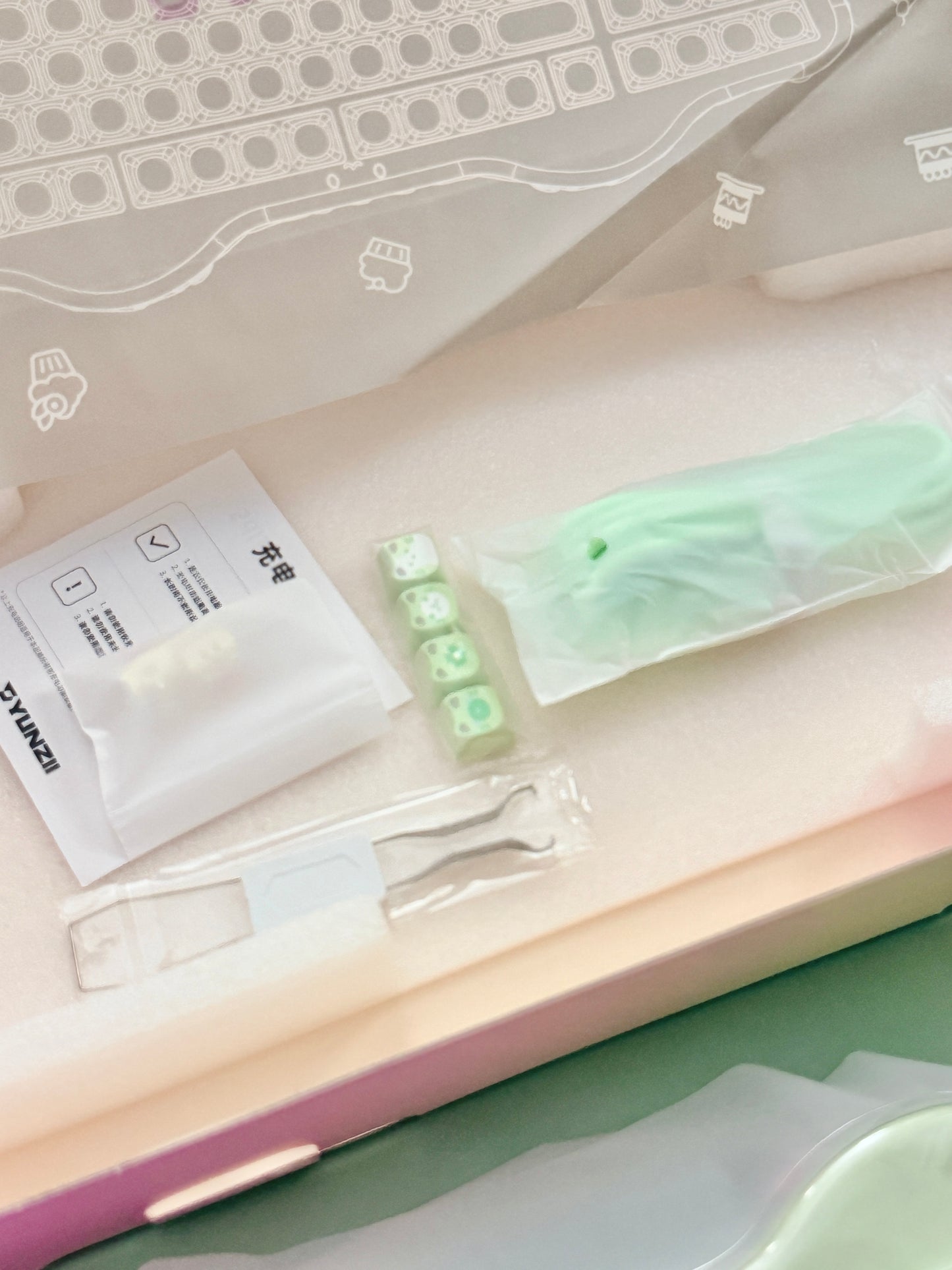 Unboxing Clearance ONLY 1 YUNZII C98 MAO Cake Kitten Wireless Mechanical Keyboard （preorder Green）