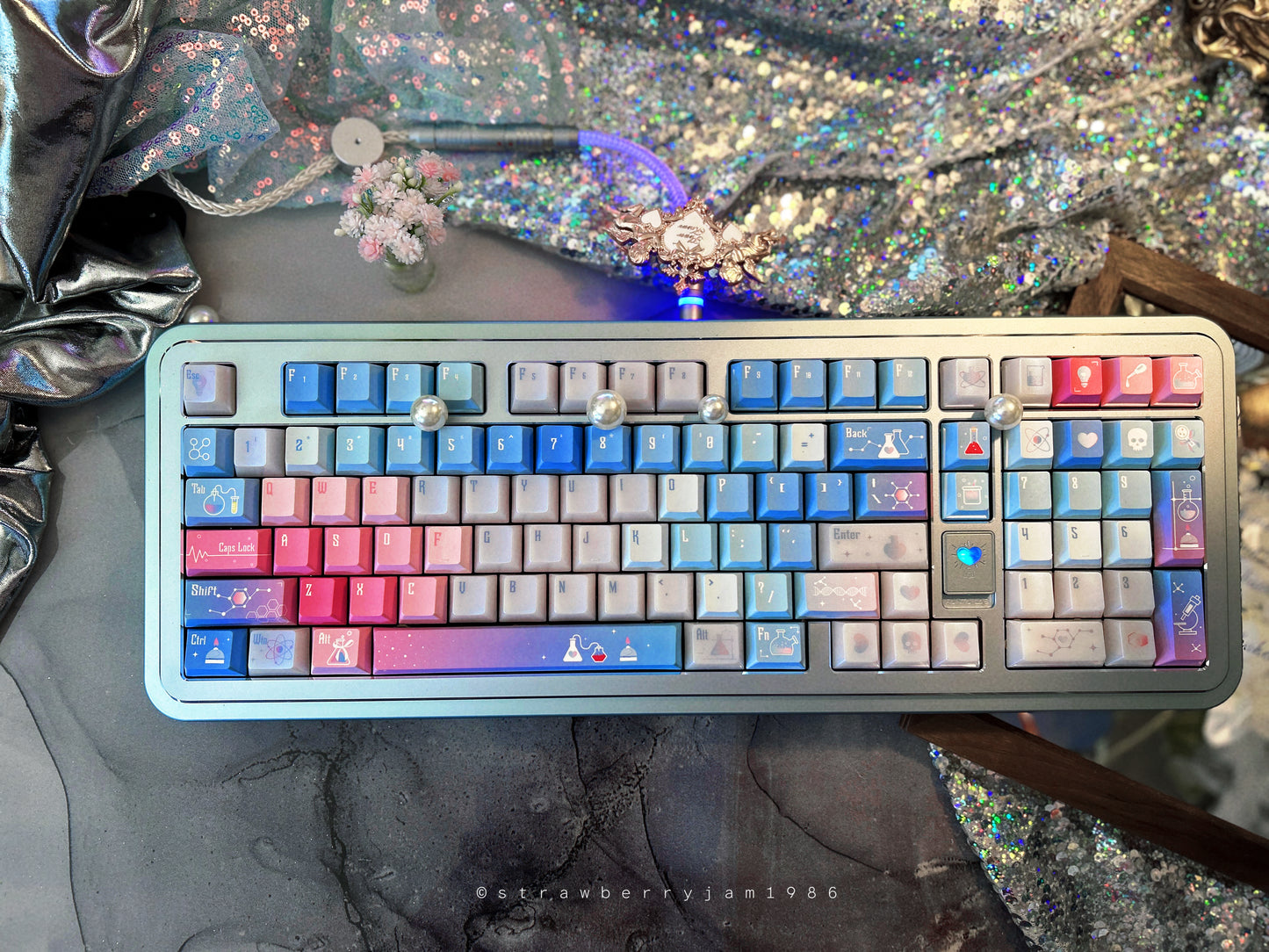 Preorder Prebuilt Aluminum Customized Mechanical Keyboard Rich98 Silver Blue Set With Heartbeat Lab keycap set（not including the Wristrest）