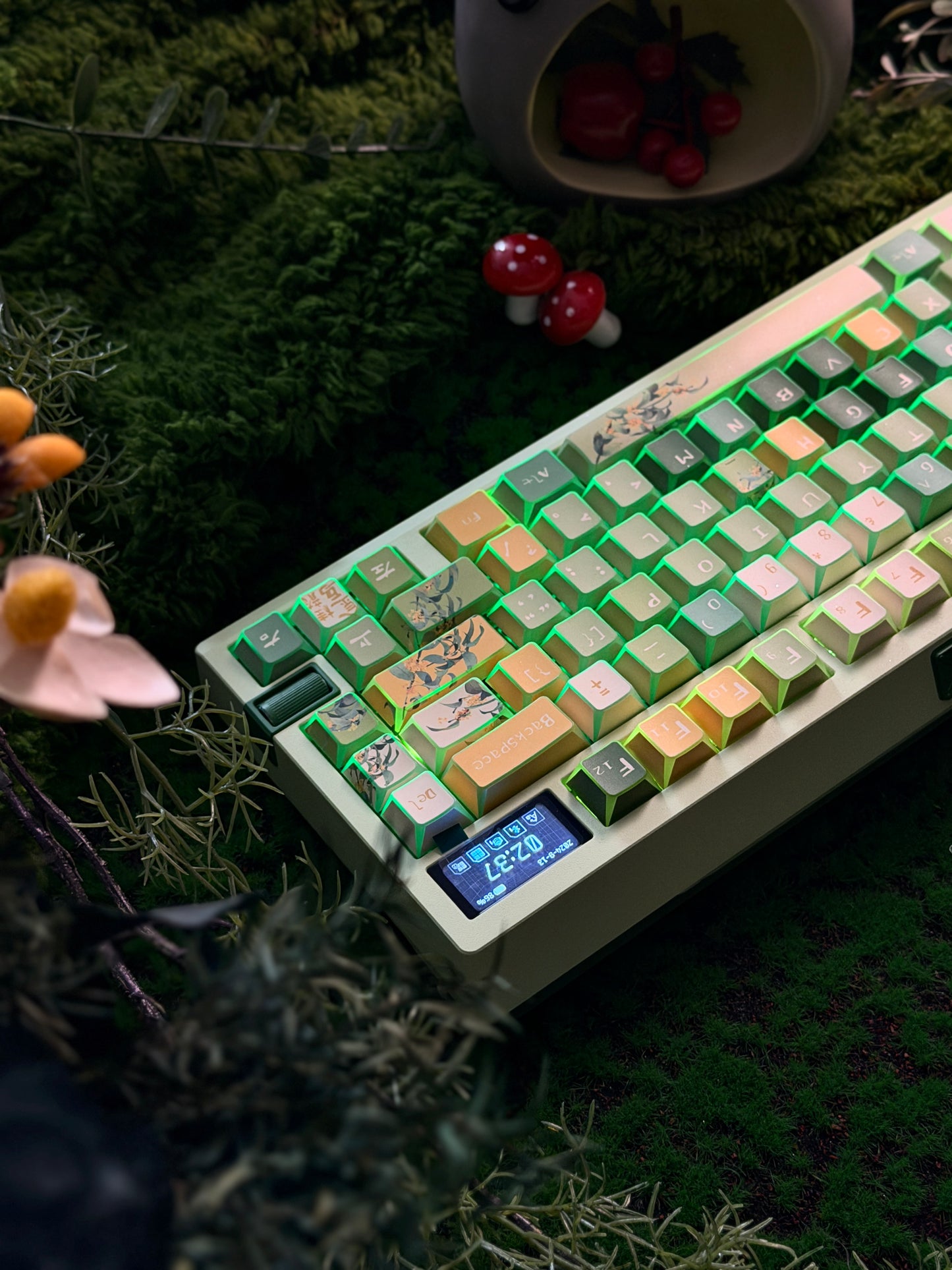ONLY 1 Prebuilt Aluminum Customized Mechanical Keyboard Zoom75 TIGA Milky Green Tri-Mode Wireless Backlit ➕ URE Keycaps