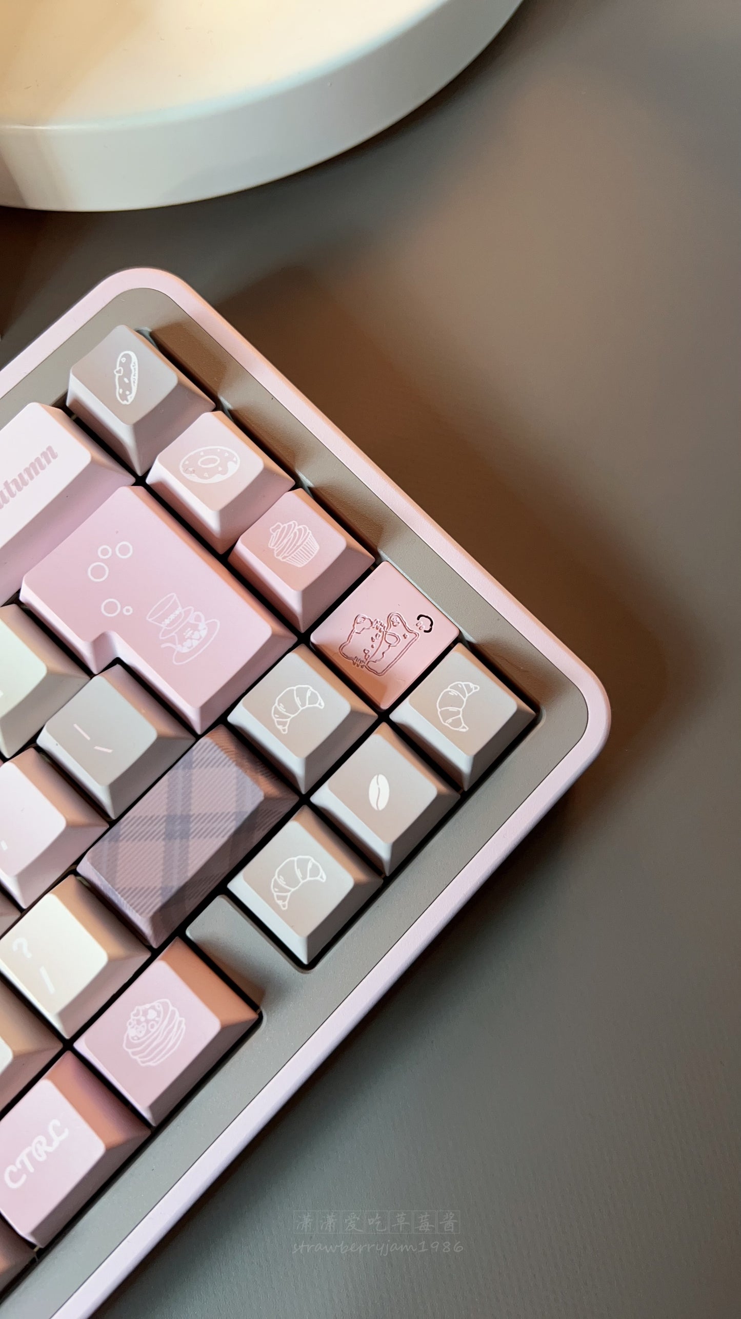 【Preorder】Prebuilt Lucky67 Pink Brown Aluminum Customized Mechanical Keyboard