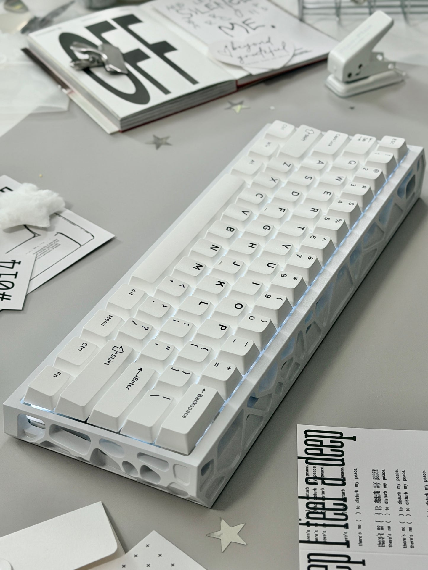 ONLY 1 Unboxing Clearance H60 Aluminum Hollow Magnetic Switch wireless RGB 8K Keyboard – White