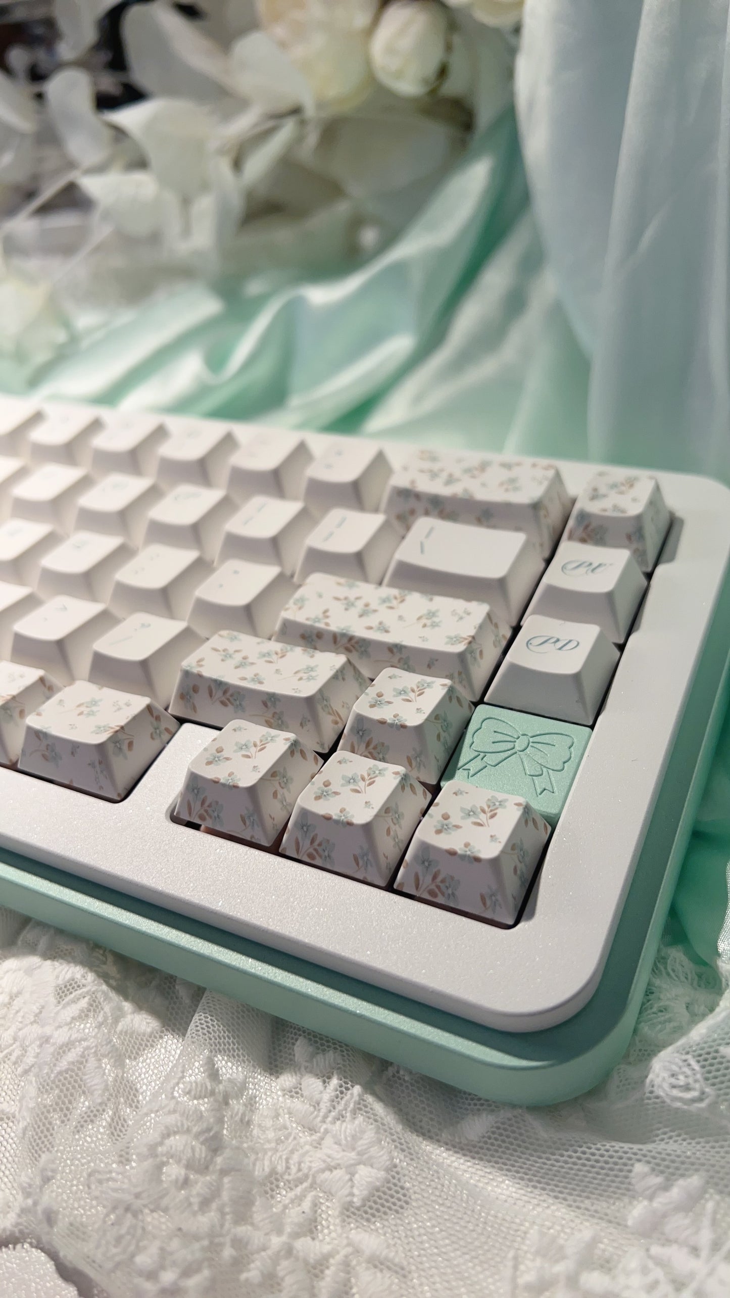 【Only 1 In-stock】 Prebuilt Bow65 Mint Green Floral Aluminum Customized Mechanical Keyboard