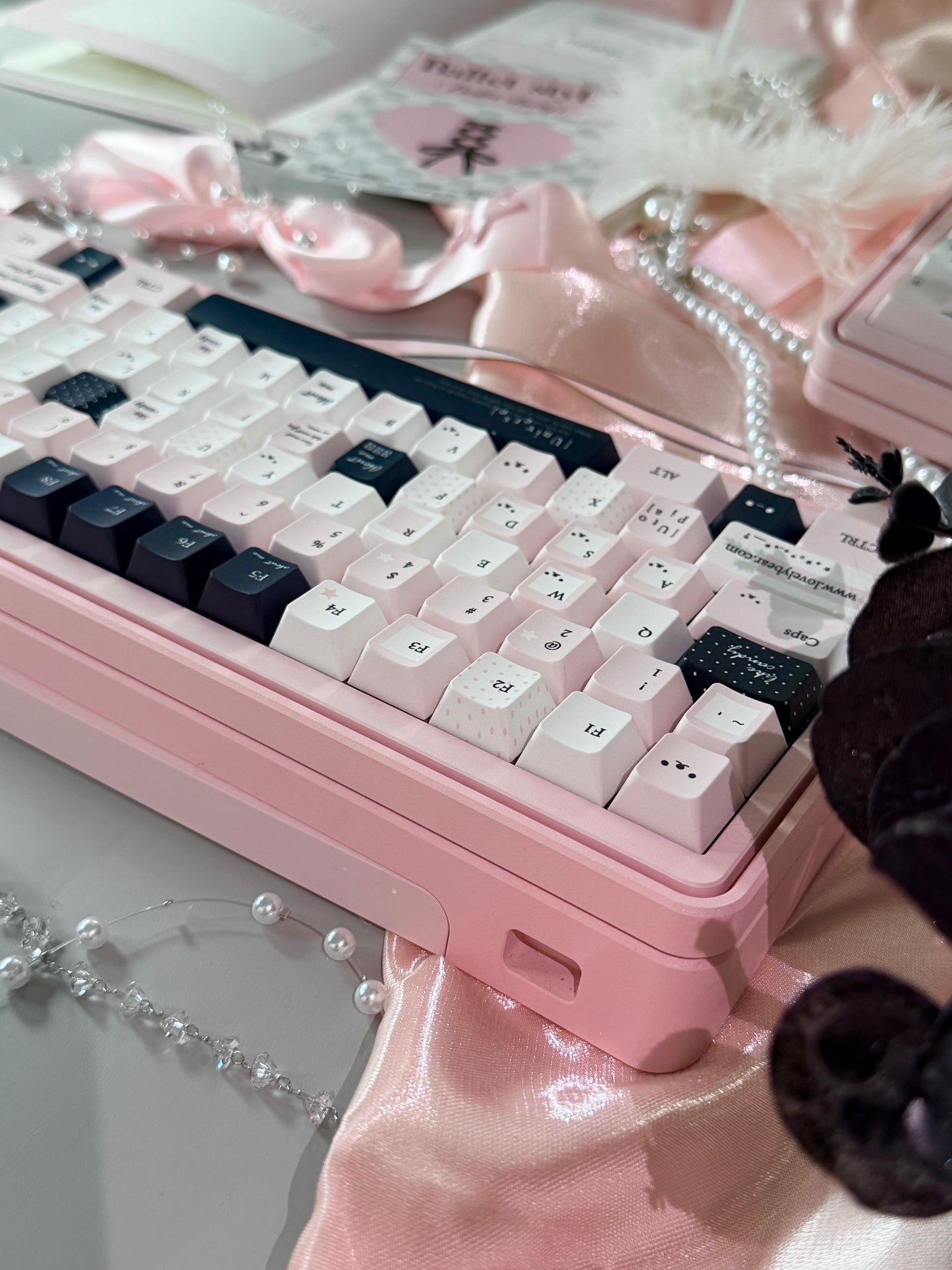 ONLY 1 INSTOCK Prebuilt Aluminum Custom Mechanical Keyboard PERCENTSTUDIO VOLT2.0 Pale Pink Set + VOLT PLUS PAD