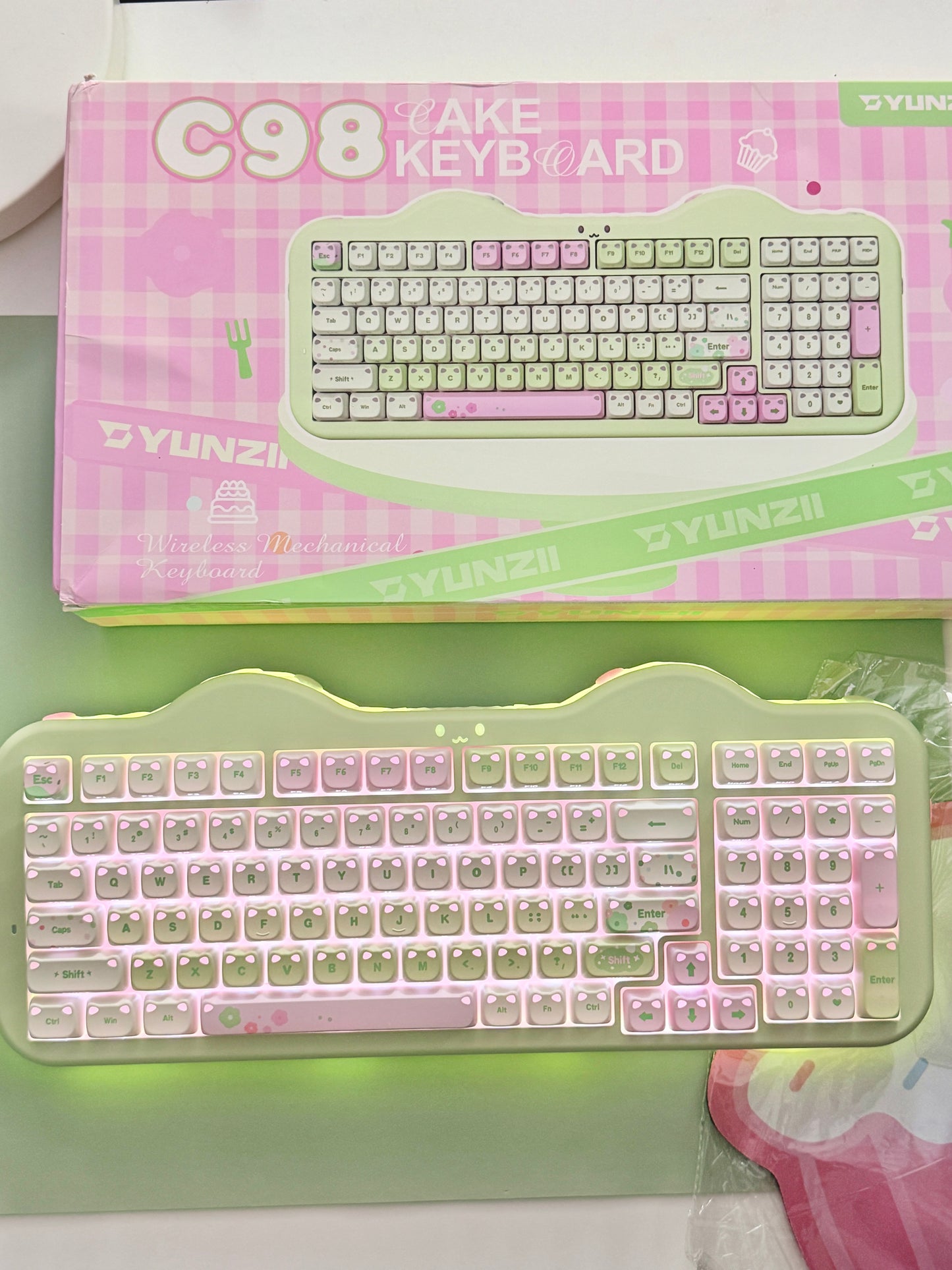 Unboxing Clearance ONLY 1 YUNZII C98 MAO Cake Kitten Wireless Mechanical Keyboard （preorder Green）