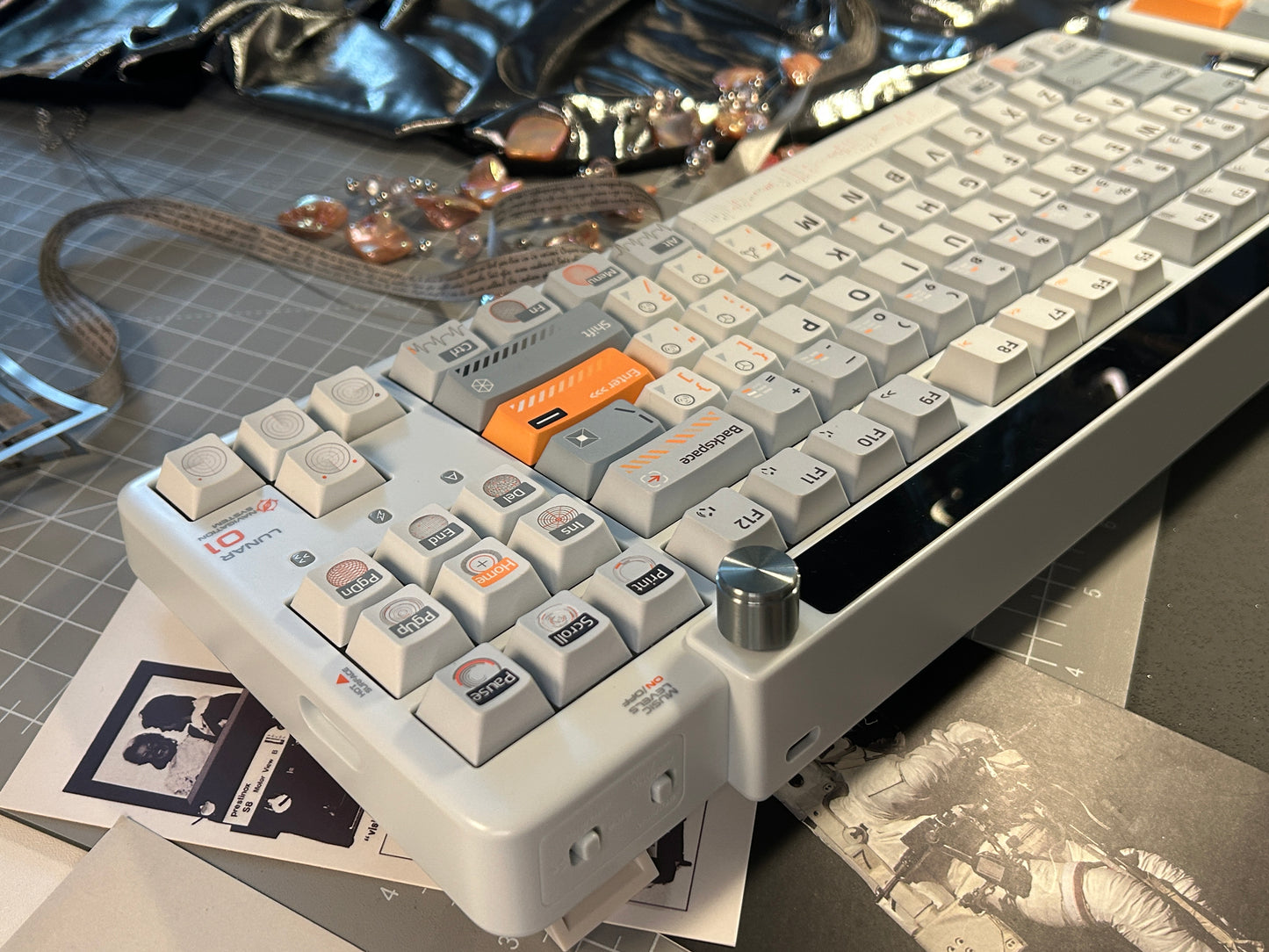 Unboxing Sample For Sales ONLY 1 Instock KeysMe Lunar 01 Mechanical Keyboard + Pad Set