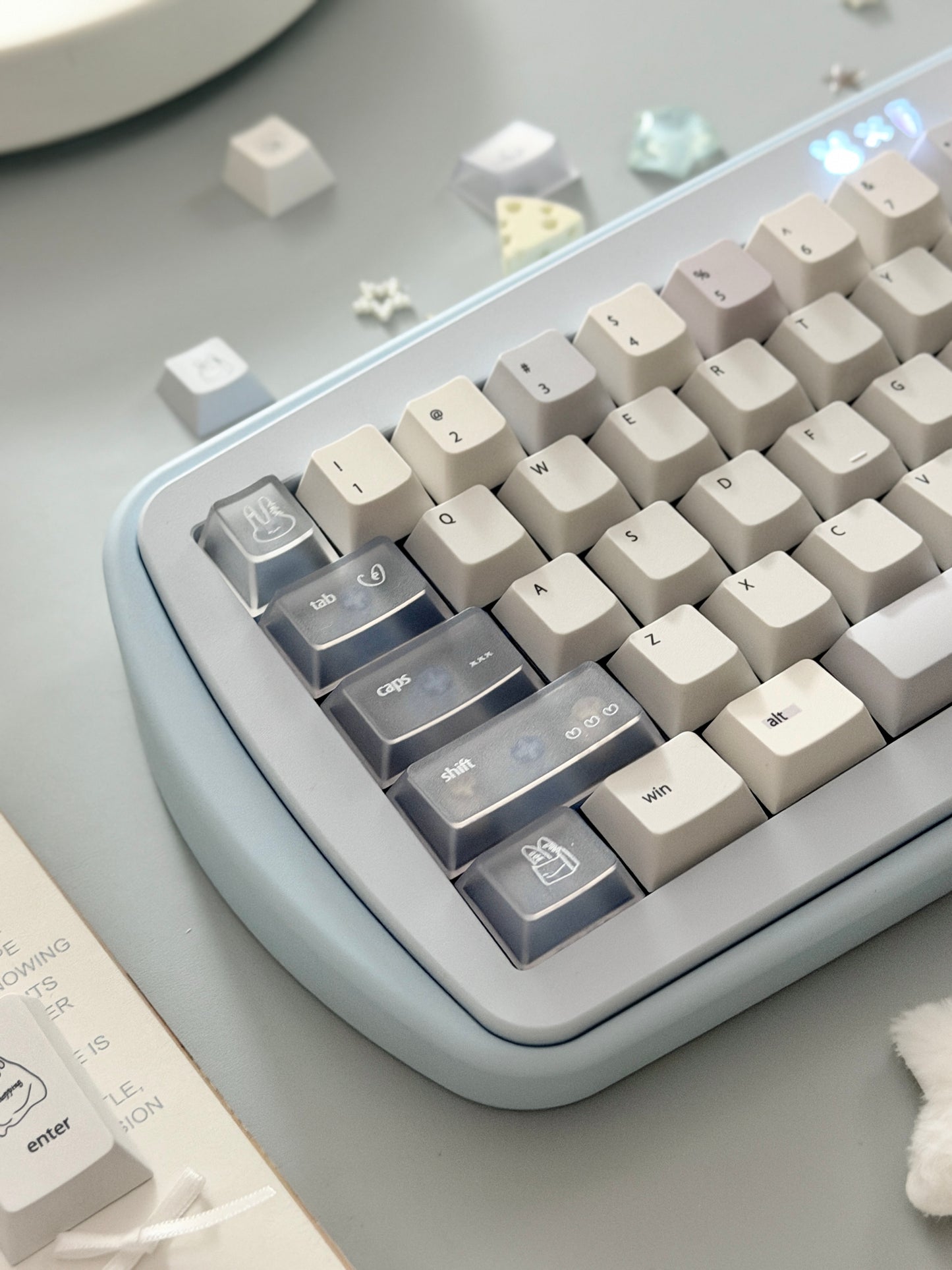 #0296 Minimalist Pale Blue White & Gray Keycap Set – Retro Japanese Style PBT Keycaps for Mechanical Keyboards Designed By Mochi Lab