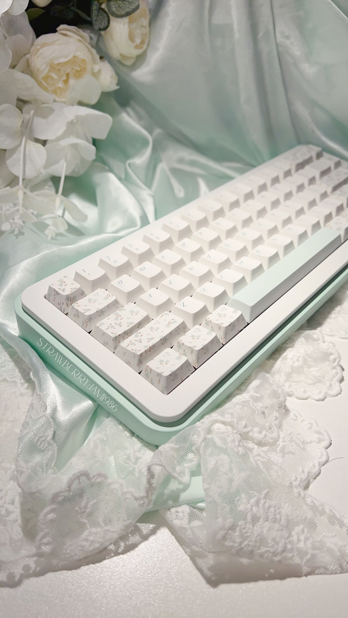 【Only 1 In-stock】 Prebuilt Bow65 Mint Green Floral Aluminum Customized Mechanical Keyboard