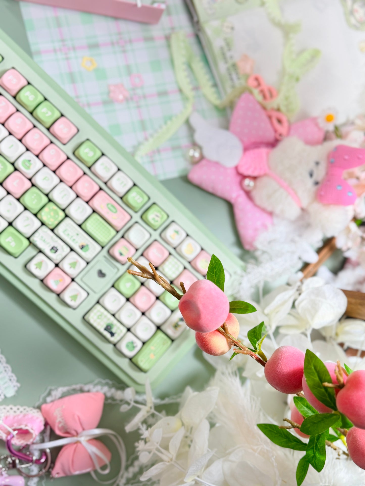 ONLY 1 Instock Prebuilt Aluminum Customized Mechanical Keyboard Rich98 Green Pink Set