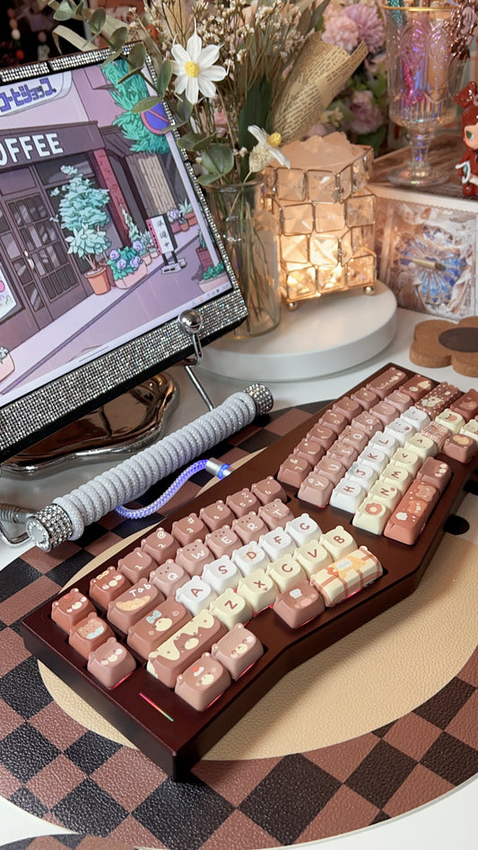 【Preorder】Prebuilt Metallic Brown Ergonomic Retro Alice Aluminum Customized Mechanical Keyboard With Coffee Cream Bear Keycaps