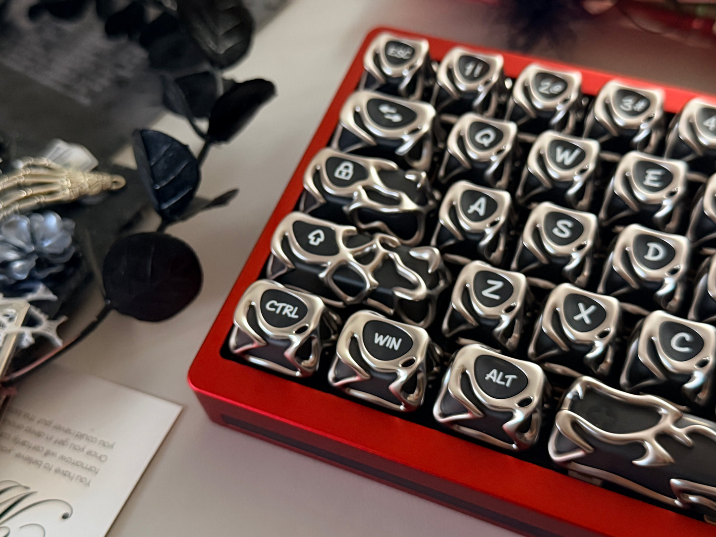 Preorder Prebuilt Aluminum Custom Mechanical Keyboard Anordized Red Nut65 xvx Venom Metal-Texture Keycap & firstblood transparent Keycap set