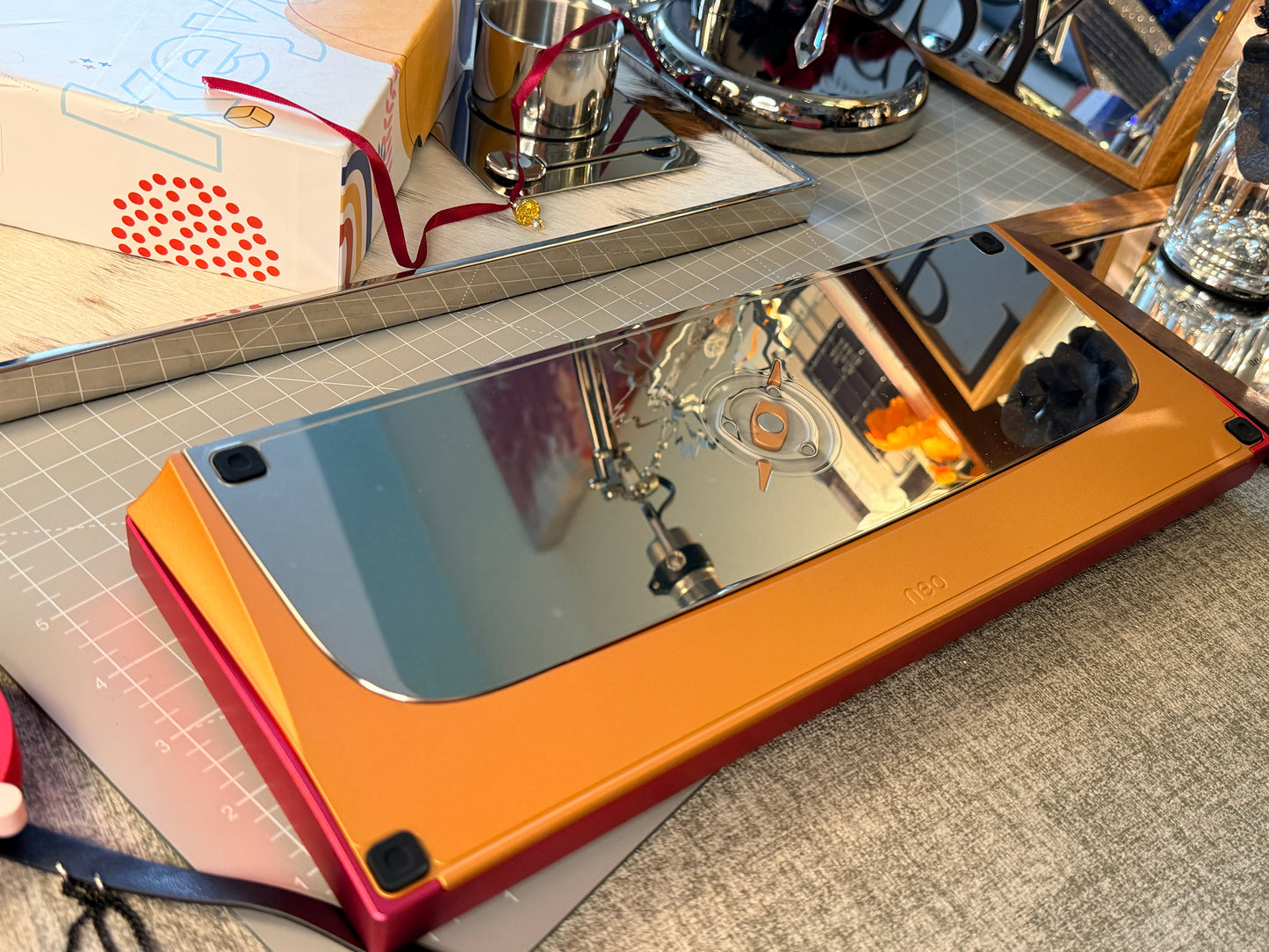 Preorder Prebuilt Aluminum Customized Mechanical Keyboard Neo80Cu Anodized Ruby Rose