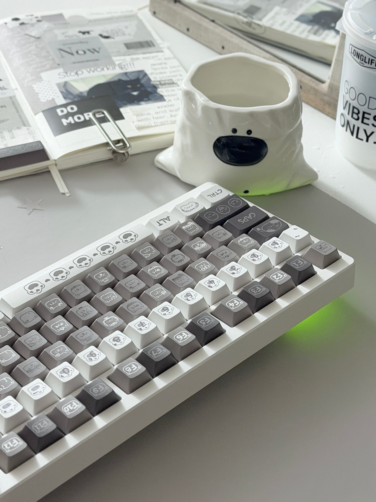 ONLY 1 Instock Prebuilt Aluminum Custom Mechanical Keyboard ND104 Emo Gray Keycaps Toast Switch