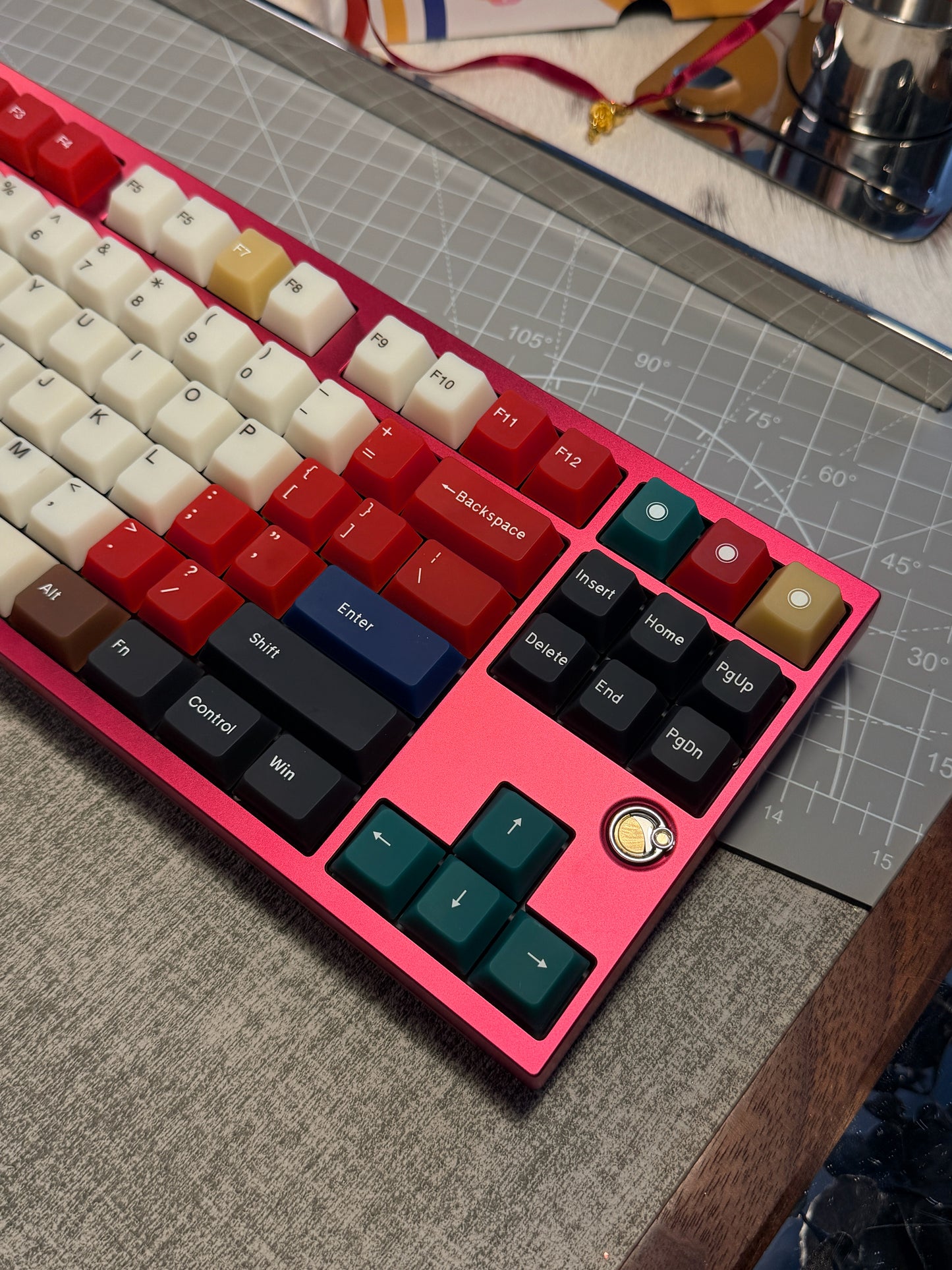 Preorder Prebuilt Aluminum Customized Mechanical Keyboard Neo80Cu Anodized Ruby Rose