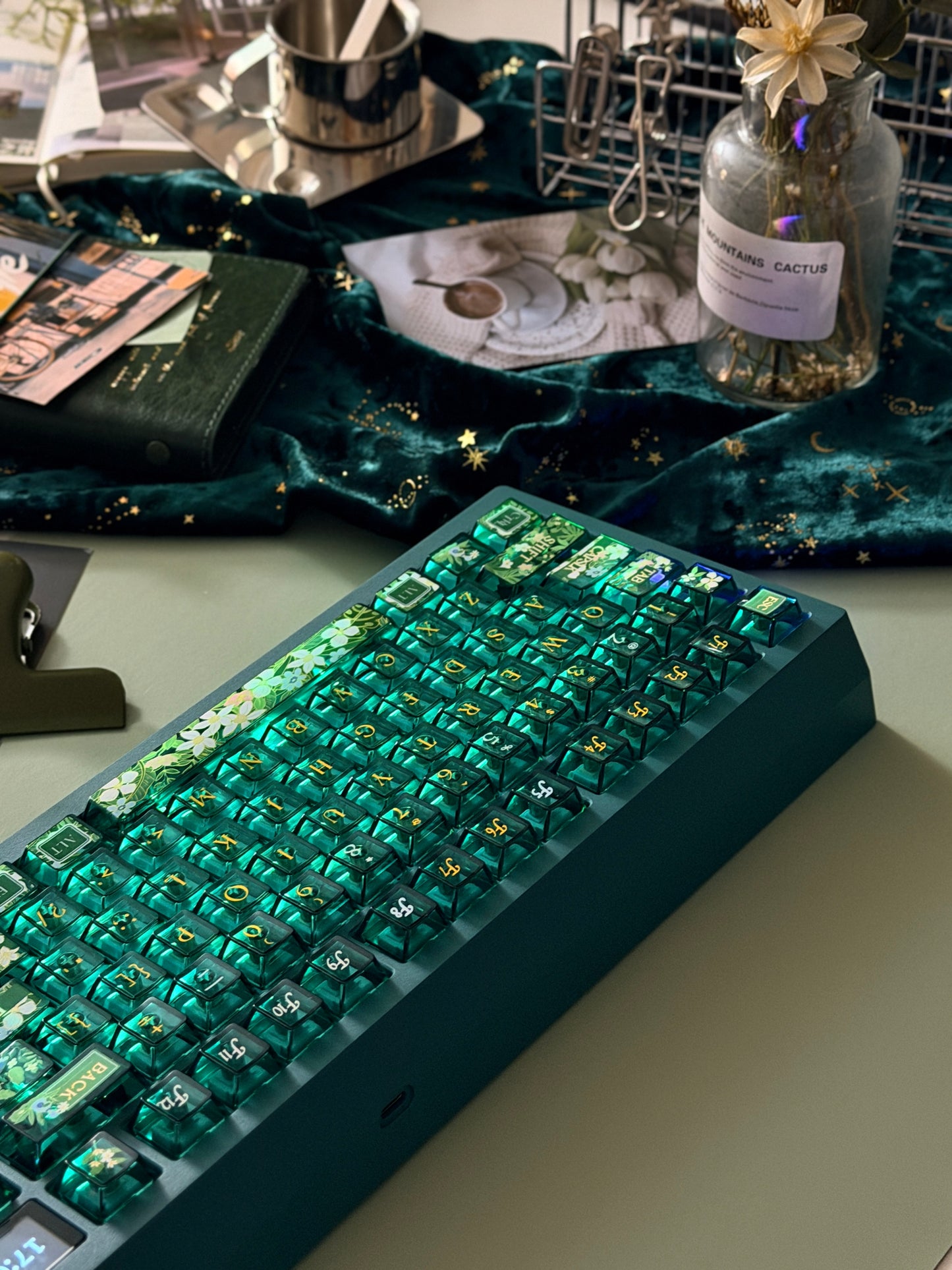 0298 Spring Flower Song | Green Clear PC Keycaps FC Profile – Dreamy Floral Transparent Keycap Set for Mechanical Keyboards