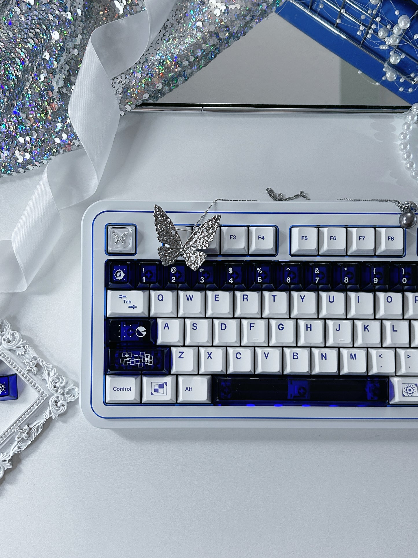ONLY 1 Instock Prebuilt Aluminum Customized Mechanical Keyboard Rich98 Cold White Silver_Blue Highlighter Set（not including butterfly and pearl decoration）