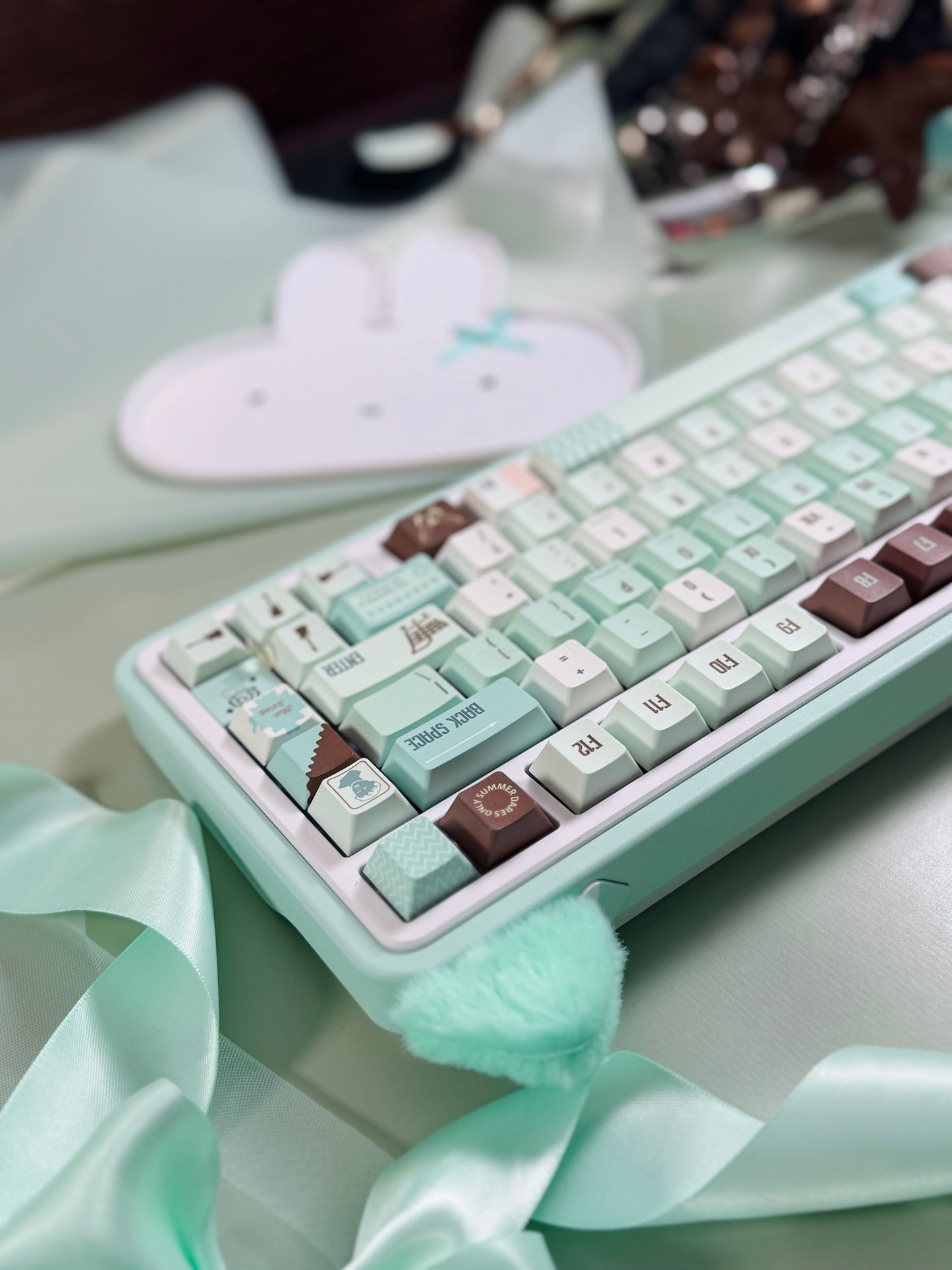 Preorder Prebuilt Aluminum Wireless Custom Mechanical Keyboard Loveletter75 Mint White ➕ Number Pad