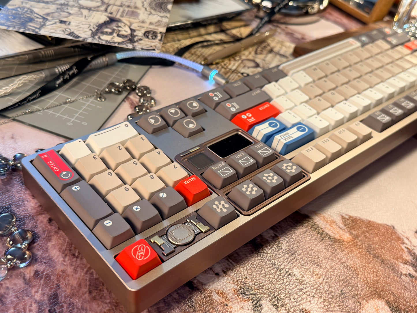 ONLY 1 INSTOCK Prebuilt Aluminum Customized Mechanical Keyboard QK101 Set + KeyTok BCI Keycaps