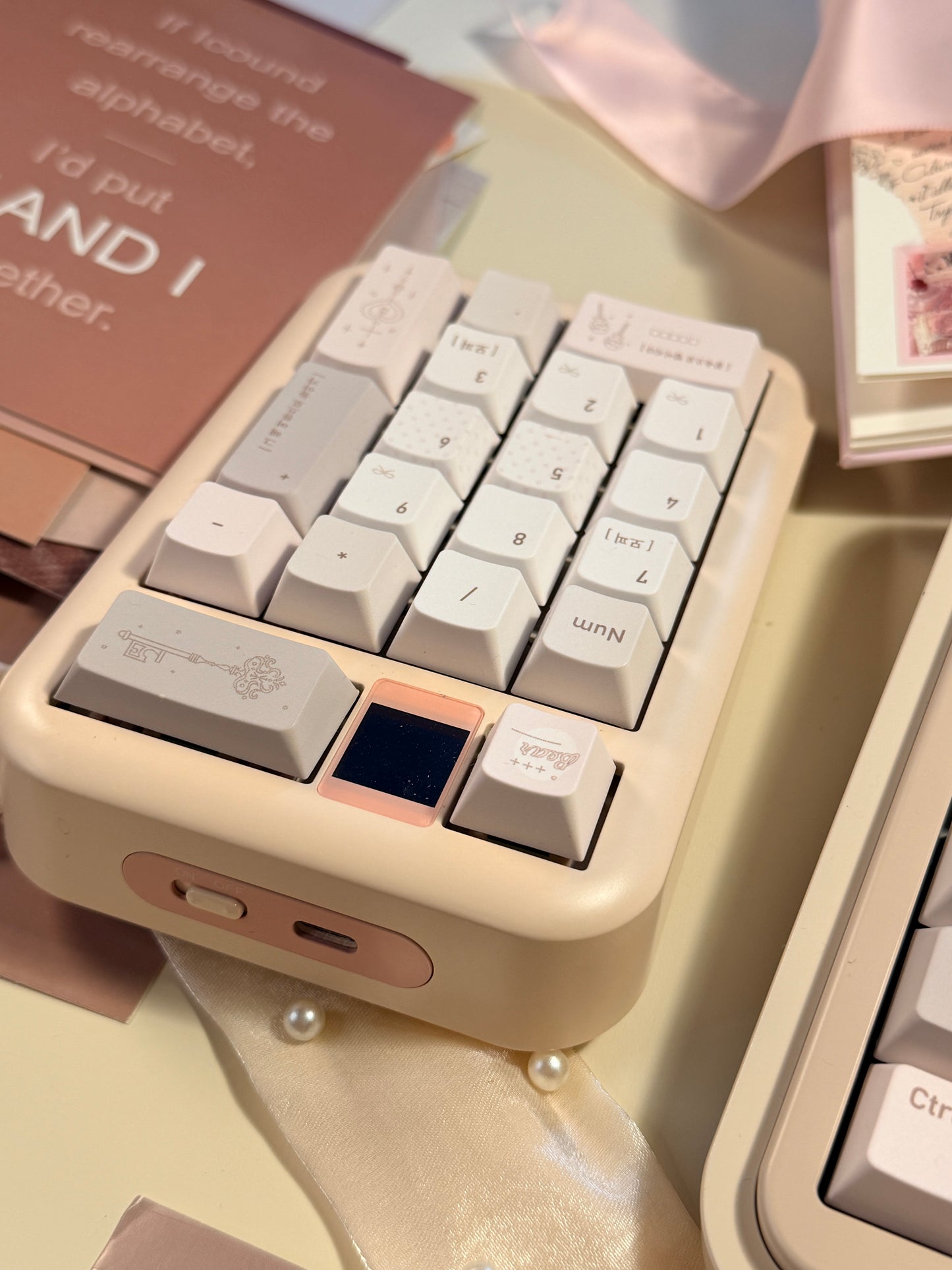 Preorder Prebuilt Aluminum Customized Mechanical Keyboard Rich75 Cream Beige Set（free number pad）