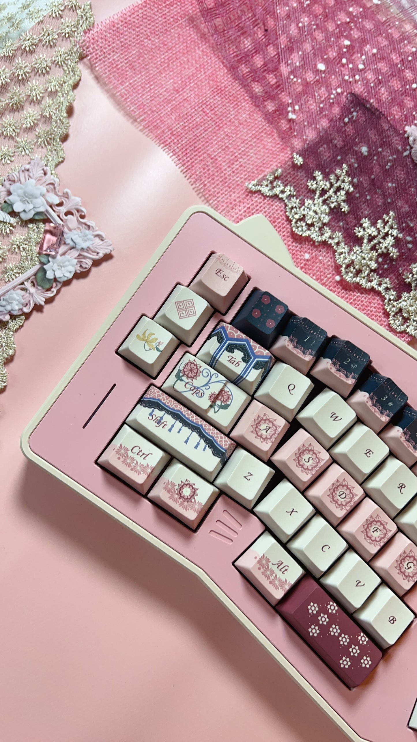 【Only 1 In-stock】Prebuilt Kitten Alice pink beige Aluminum Ergonomic Customized Mechanical Keyboard