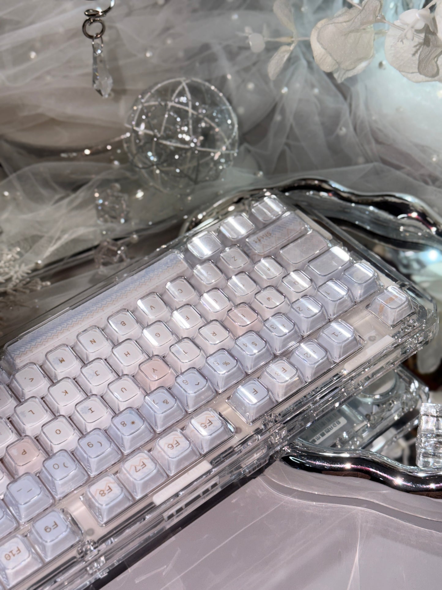 Unboxing Clearance FirstBlood B81 Transparent Mechanical Keyboard ➕ Winter Letter Keycaps（including B81 original clear Keycaps）