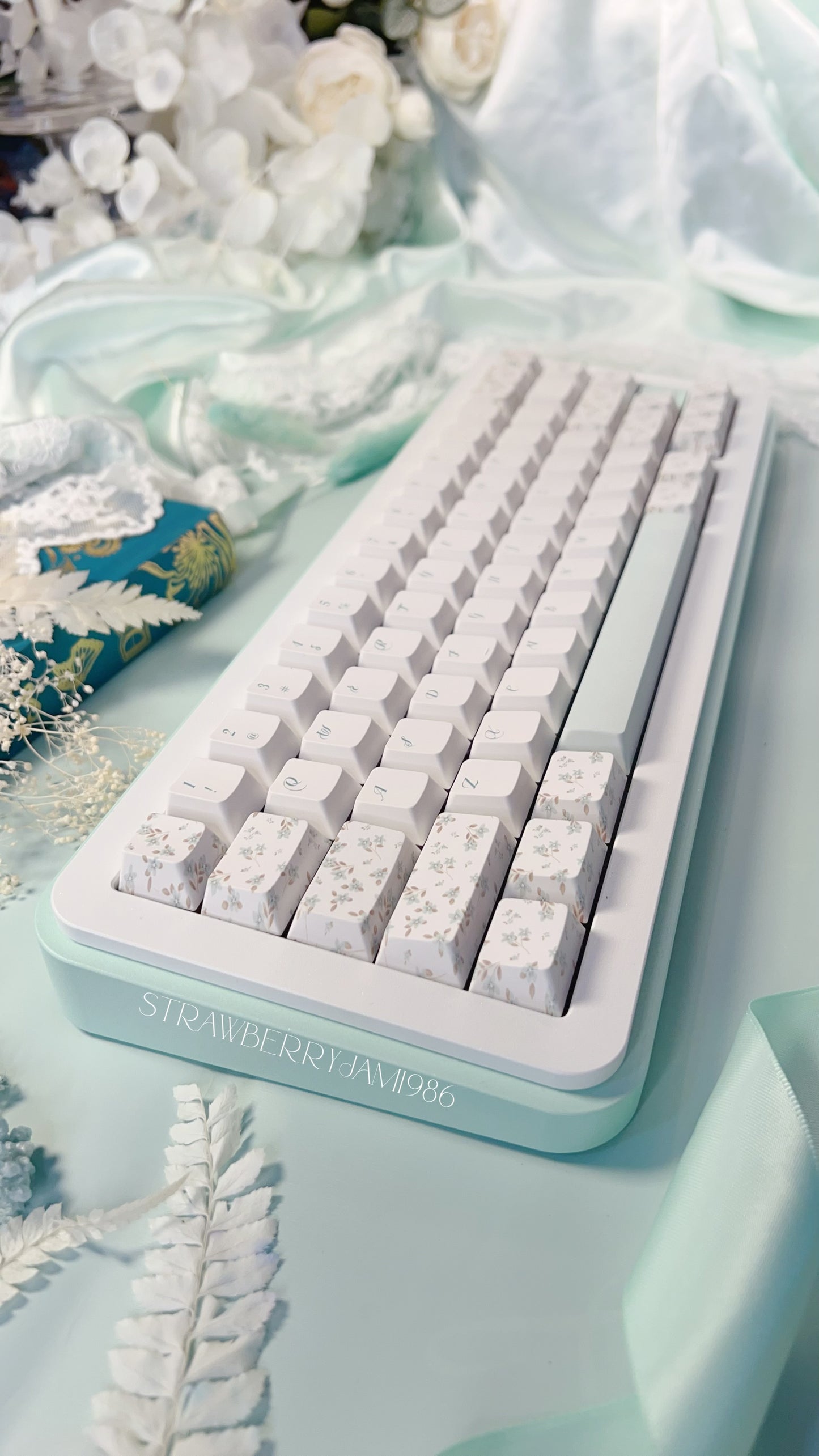 【Only 1 In-stock】 Prebuilt Bow65 Mint Green Floral Aluminum Customized Mechanical Keyboard