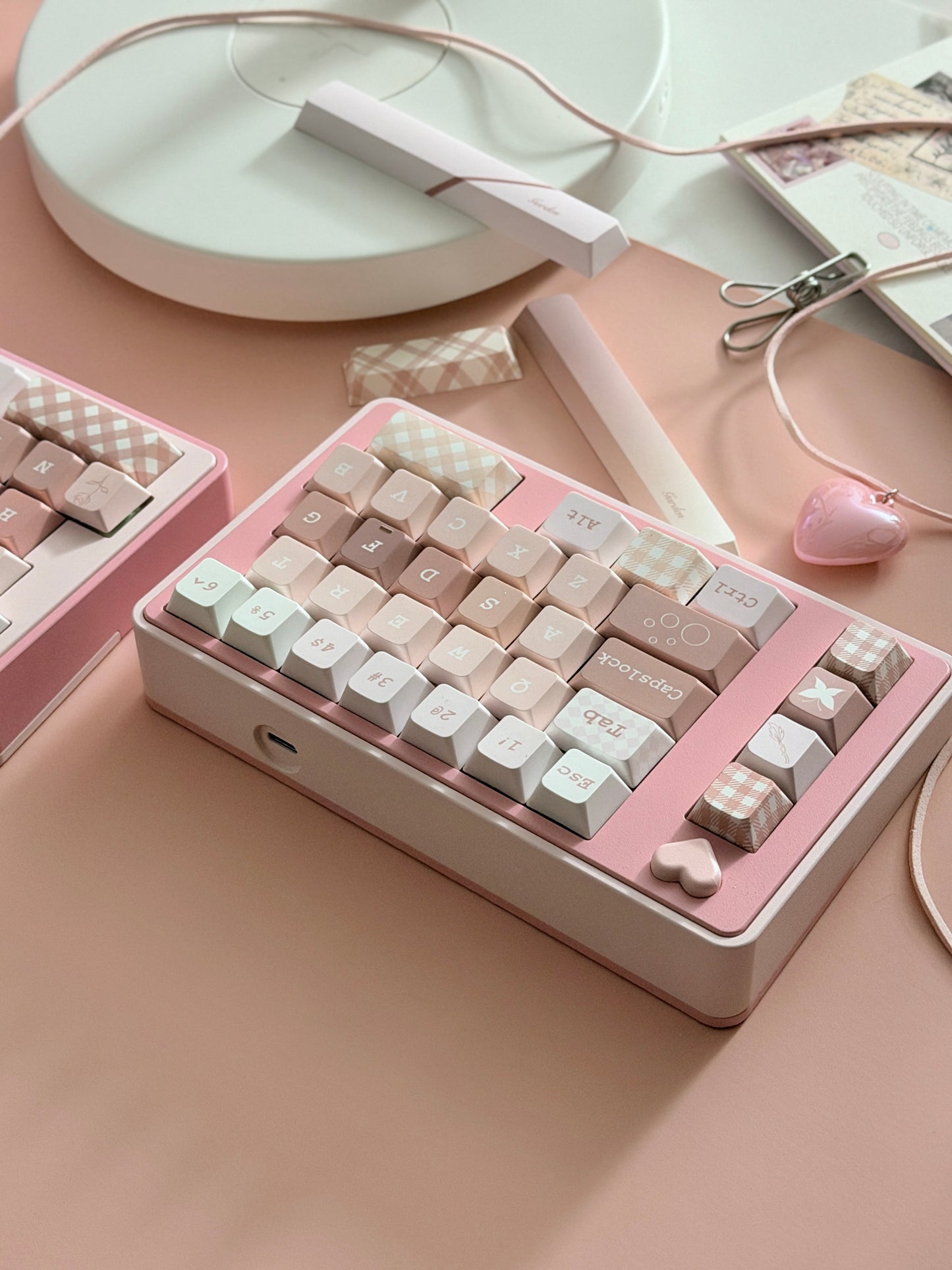 PREORDER Prebuilt Pale Pink BLOCKBOY New Split65 Aluminum Custom Mechanical Keyboard（You Can Choose Other Keycap Set）