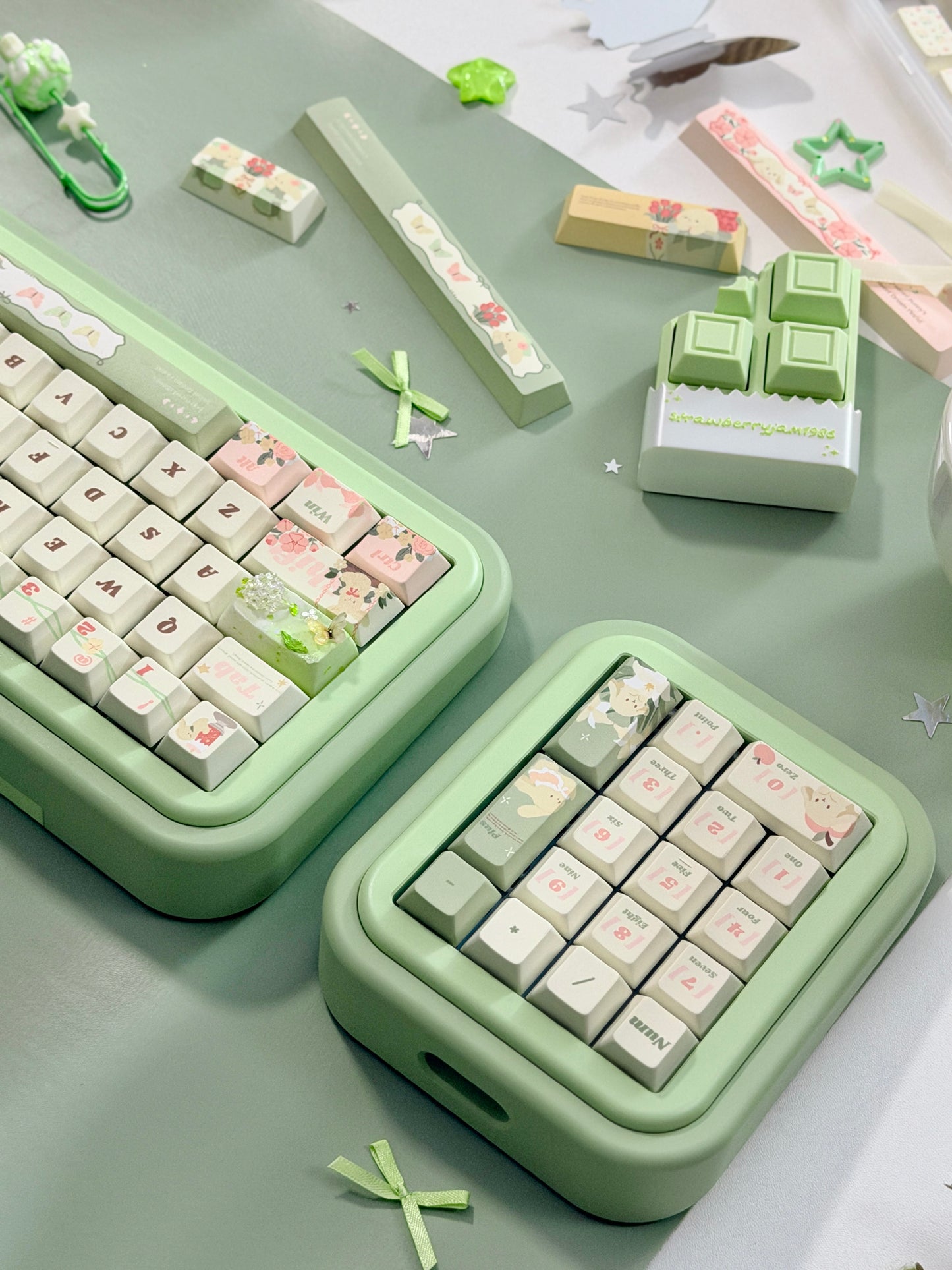 #0301 Matcha Dream Garden Keycap Set – Floral Cherry Profile Keycaps for Custom Mechanical Keyboards DESIGNED BYLYCHEE CAPS