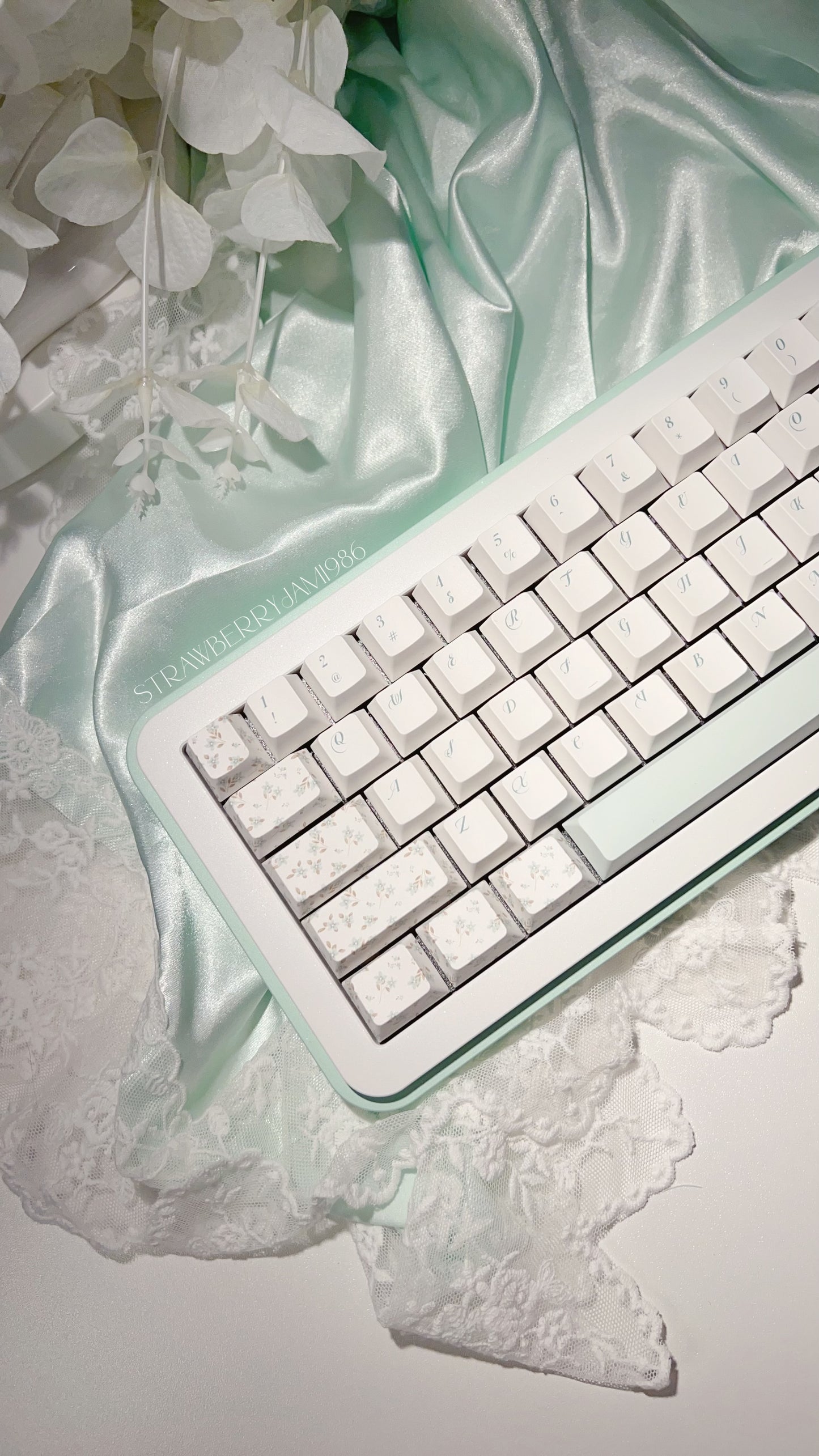 【Only 1 In-stock】 Prebuilt Bow65 Mint Green Floral Aluminum Customized Mechanical Keyboard