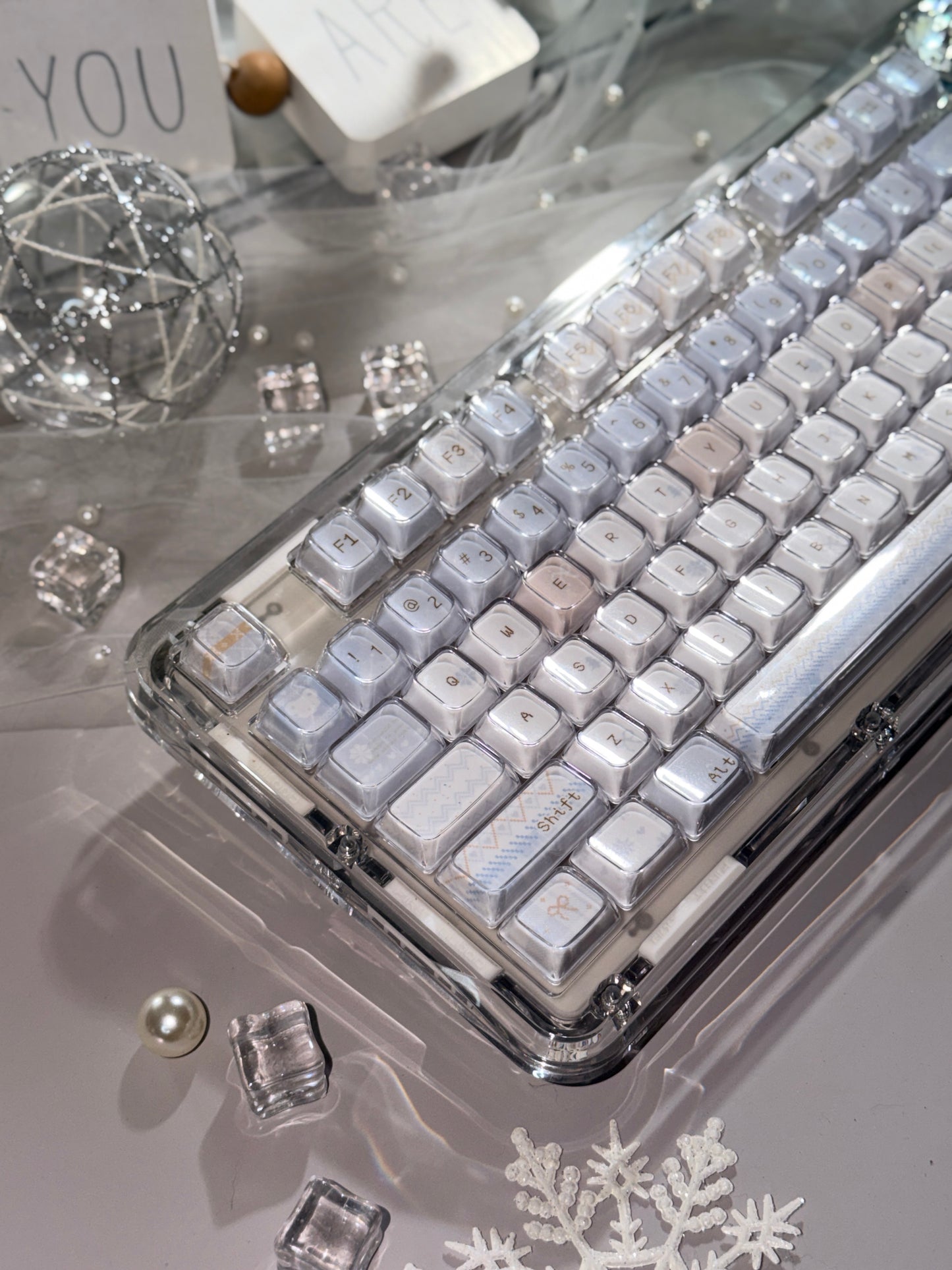 Unboxing Clearance FirstBlood B81 Transparent Mechanical Keyboard ➕ Winter Letter Keycaps（including B81 original clear Keycaps）