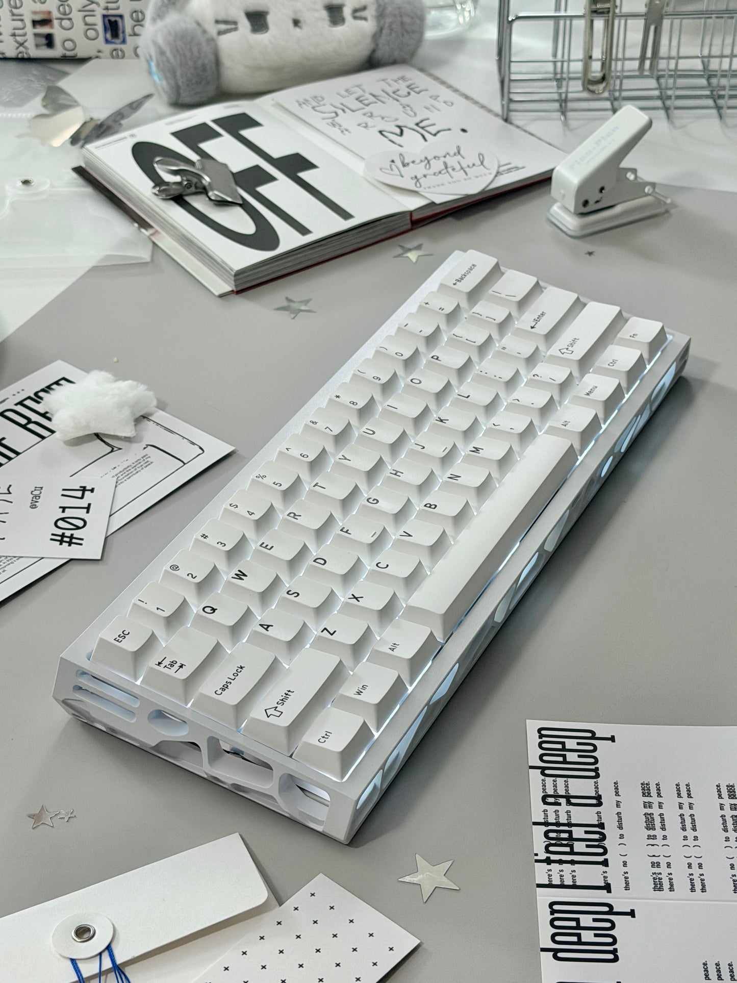 ONLY 1 Unboxing Clearance H60 Aluminum Hollow Magnetic Switch wireless RGB 8K Keyboard – White