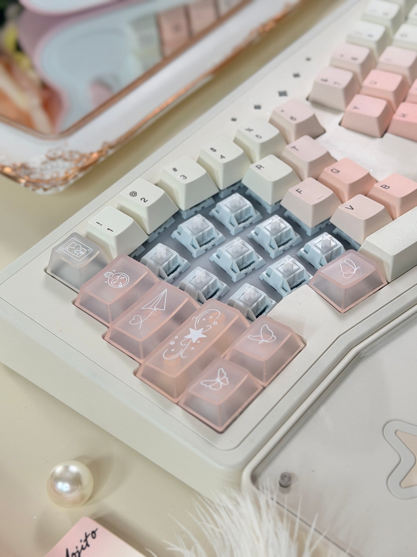 ONLY 1 Instock Prebuilt Aluminum Customized Mechanical Keyboard Staralice Cream White Set With Wristrest & Bow Pad