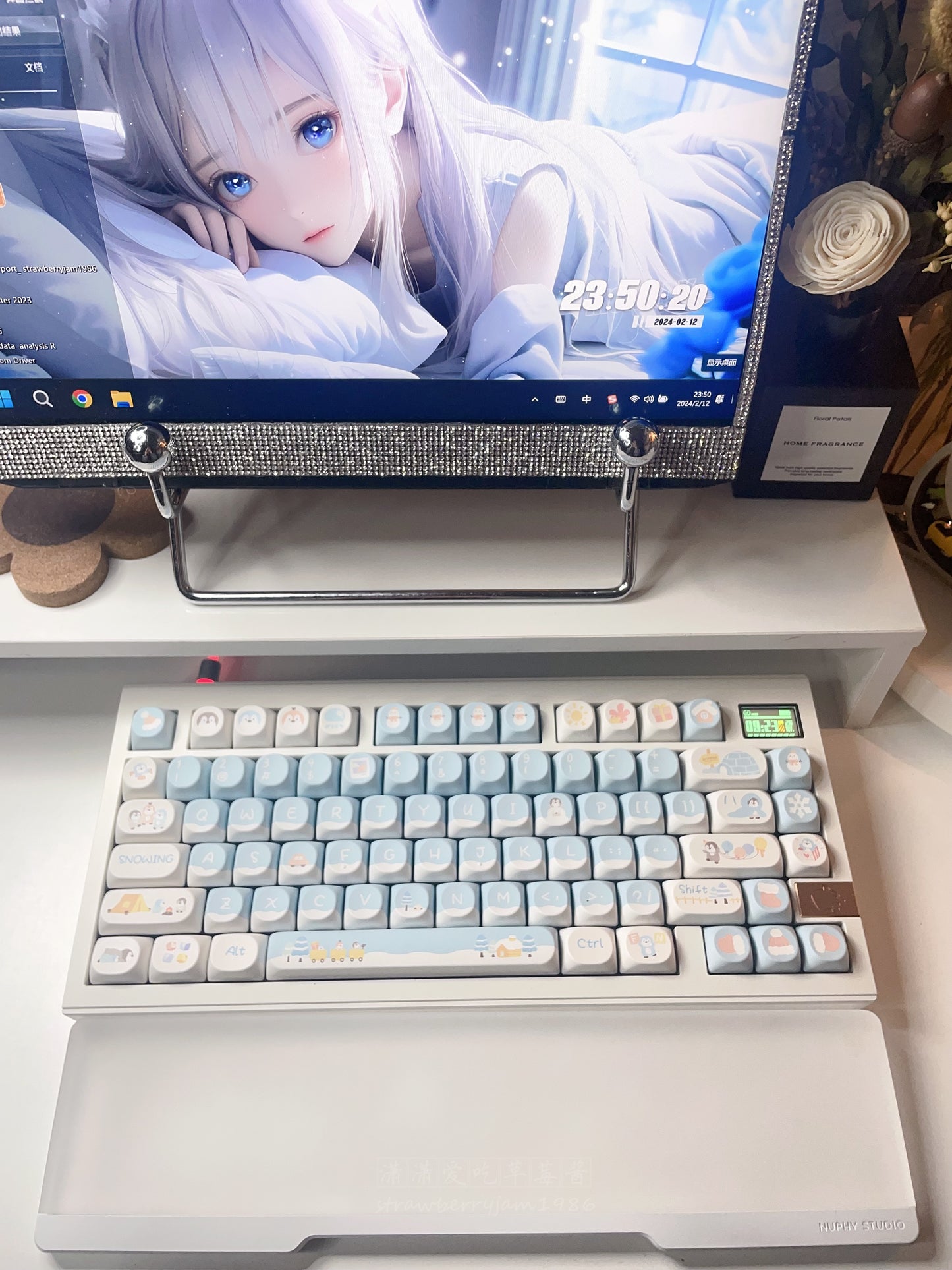 Pastel Blue Snow Little Penguin SOA Keycap Designed By MoCoo Studio