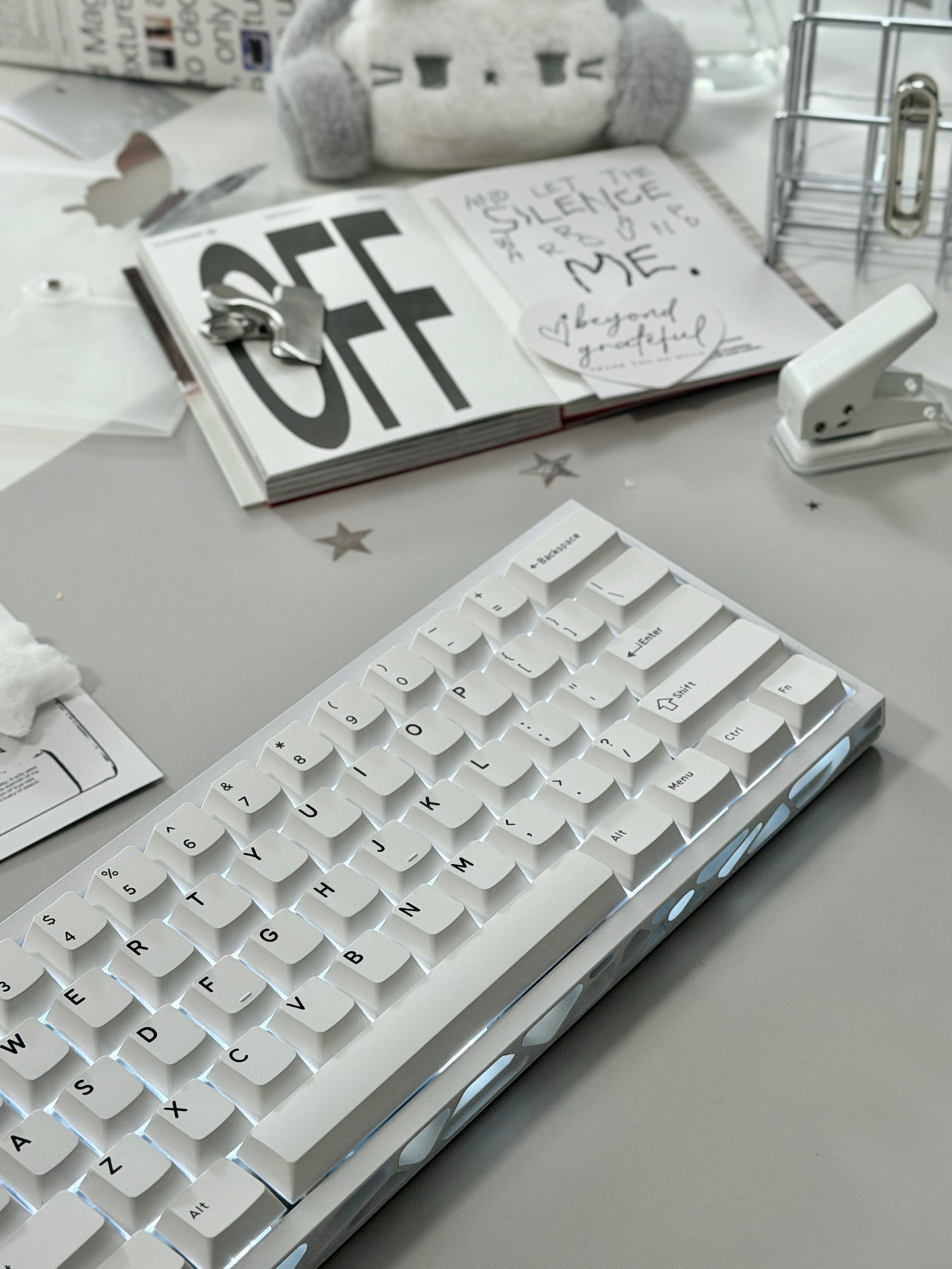ONLY 1 Unboxing Clearance H60 Aluminum Hollow Magnetic Switch wireless RGB 8K Keyboard – White