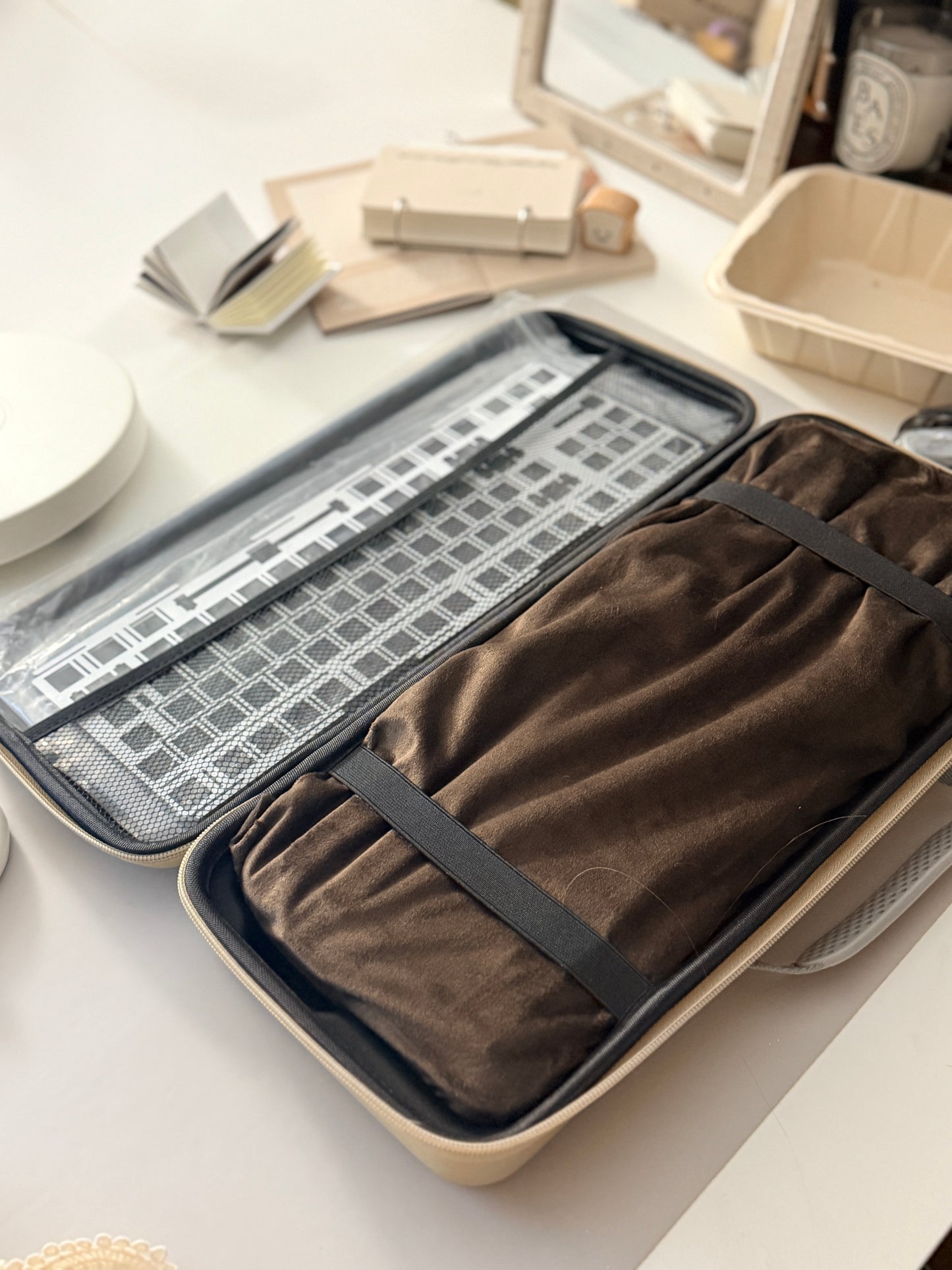 ONLY 1 Prebuilt Aluminum Customized Mechanical Keyboard Cocomi80 Milk Tea Set & Sticky Notes Keycaps & Mango Pudding Switch