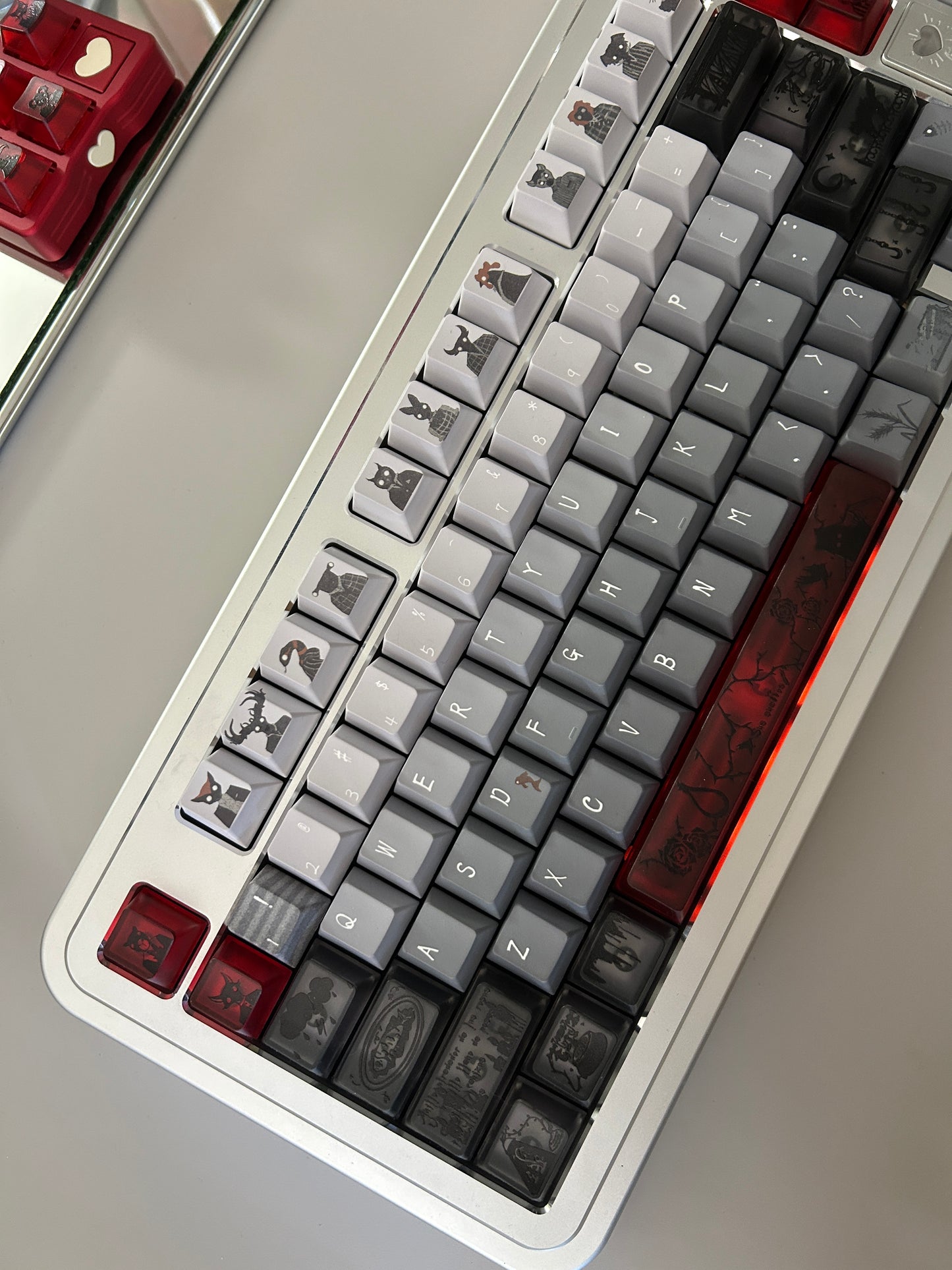 Preorder Prebuilt Aluminum Customized Mechanical Keyboard Rich98 Silver Set（not including the crocodile artisan or hearted decoration tray）