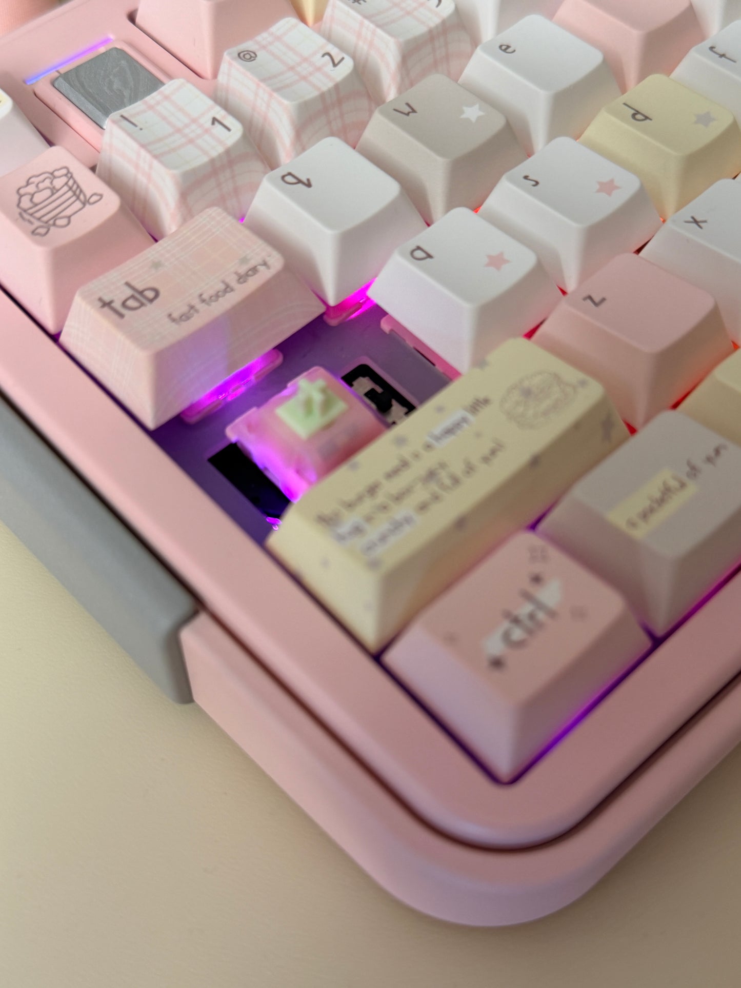 ONLY 1 Instock Prebuilt Aluminum Customized Mechanical Keyboard Bread75 Pale Pink Set